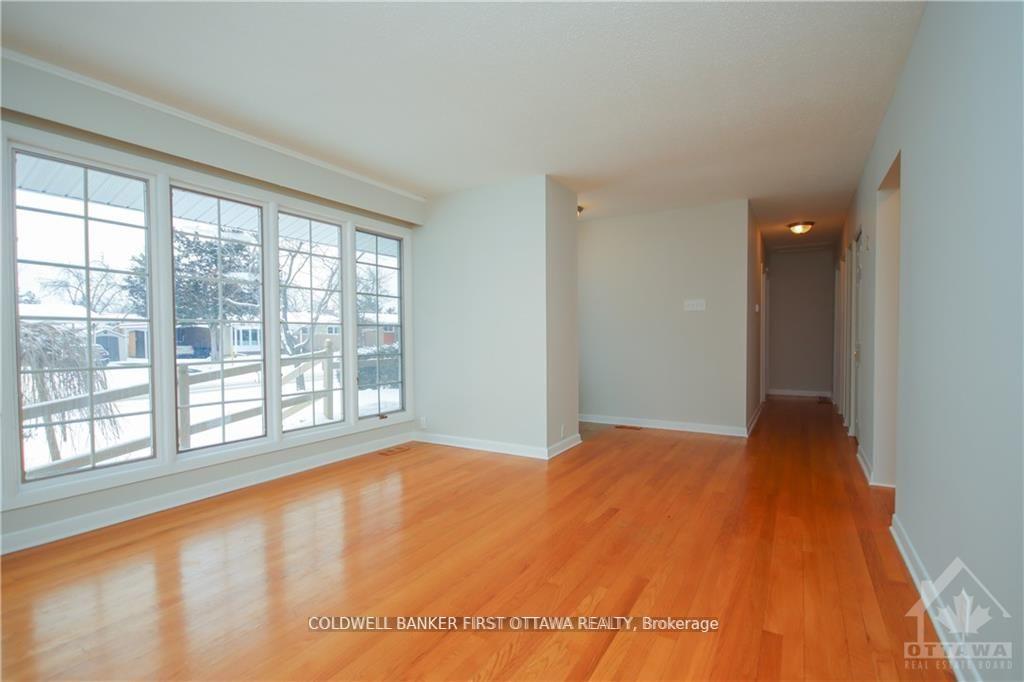 Photo 7 of 74 Hilliard Avenue, Ottawa, City View/Skyline/Fisher Heights/Parkwood Hills — HOMEH