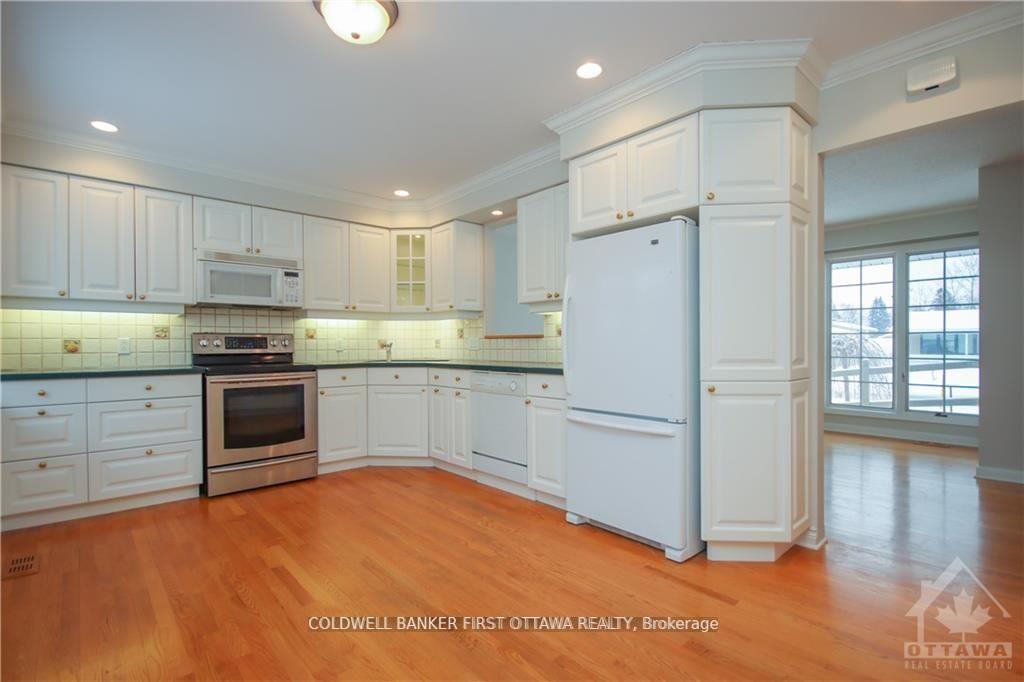 Photo 8 of 74 Hilliard Avenue, Ottawa, City View/Skyline/Fisher Heights/Parkwood Hills — HOMEH