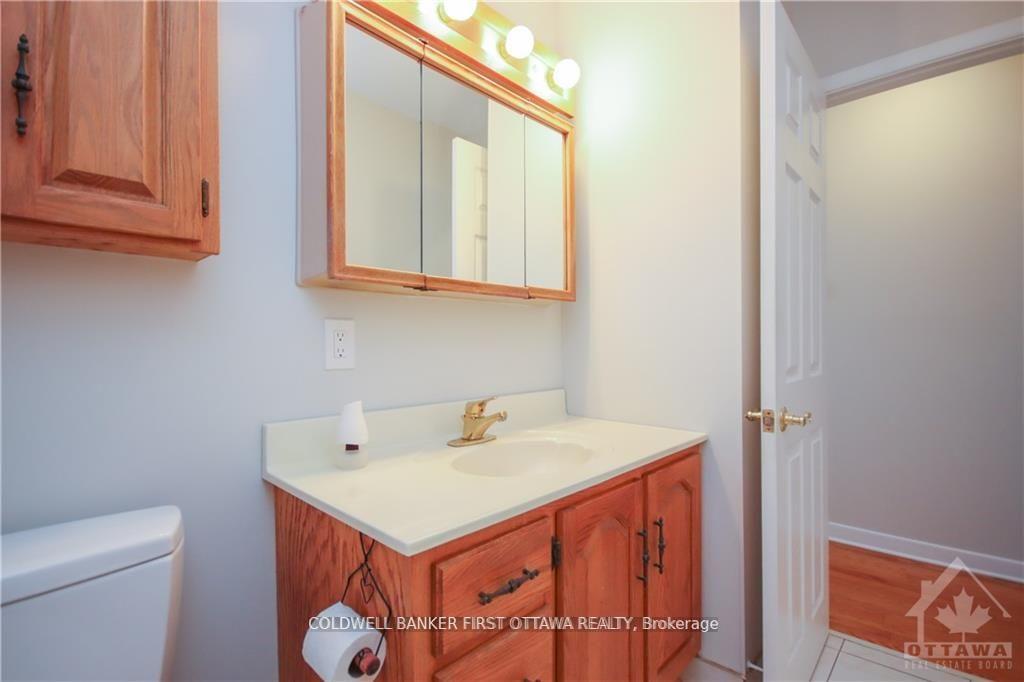 Photo 18 of 74 Hilliard Avenue, Ottawa, City View/Skyline/Fisher Heights/Parkwood Hills — HOMEH