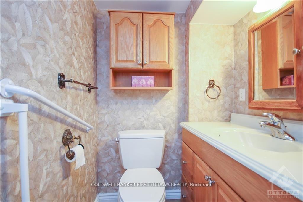Photo 21 of 74 Hilliard Avenue, Ottawa, City View/Skyline/Fisher Heights/Parkwood Hills — HOMEH