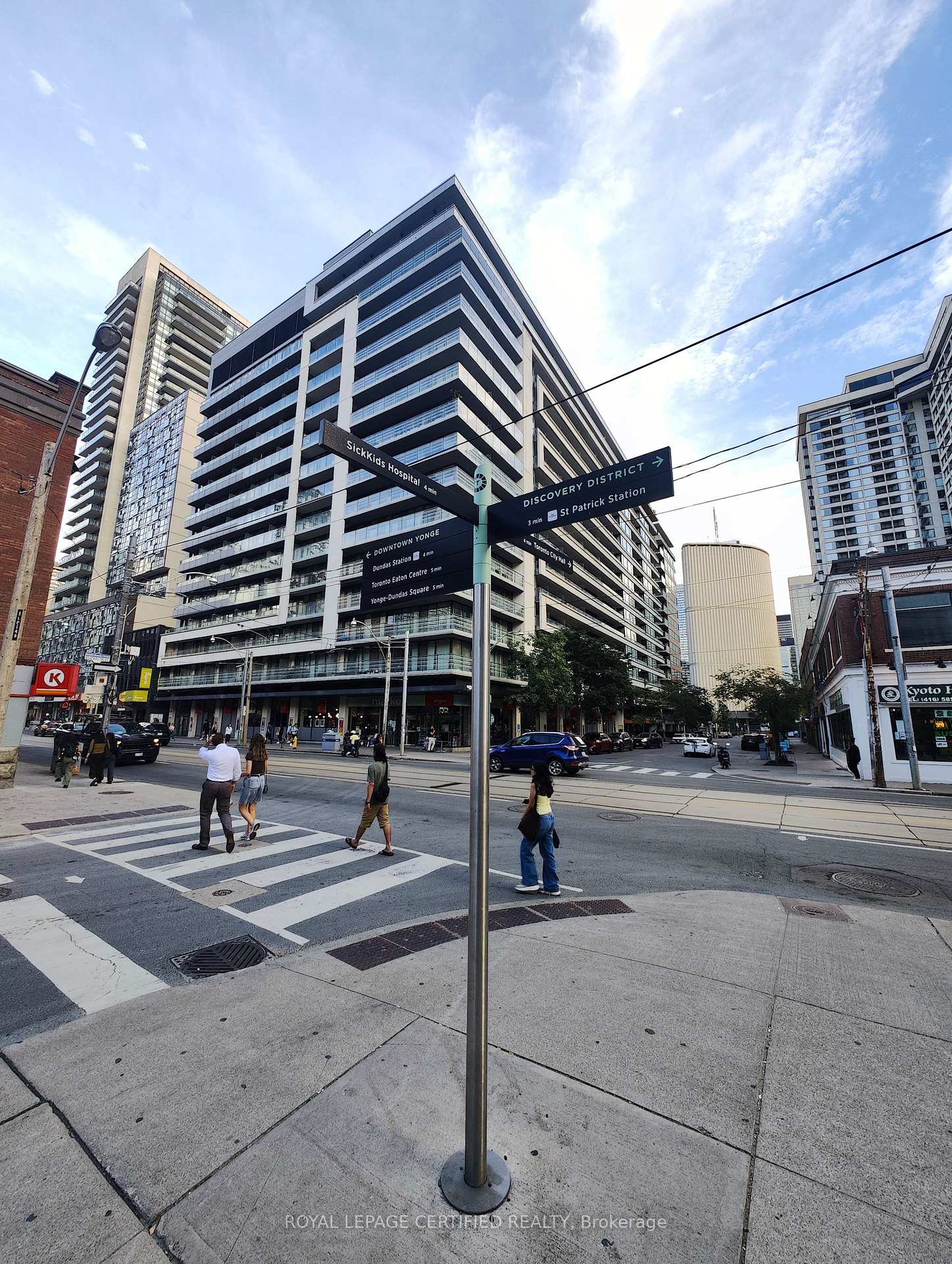 Photo 2 of Unit 552, 111 Elizabeth Street, Toronto, Bay Street Corridor — HOMEH