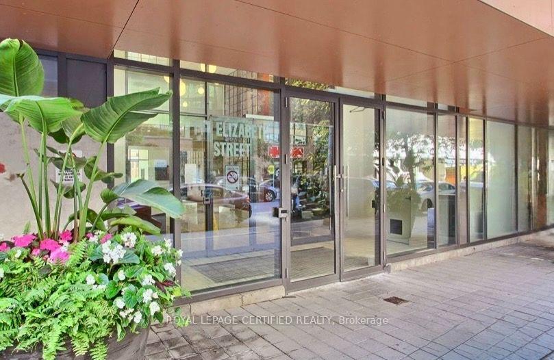 Photo 3 of Unit 552, 111 Elizabeth Street, Toronto, Bay Street Corridor — HOMEH