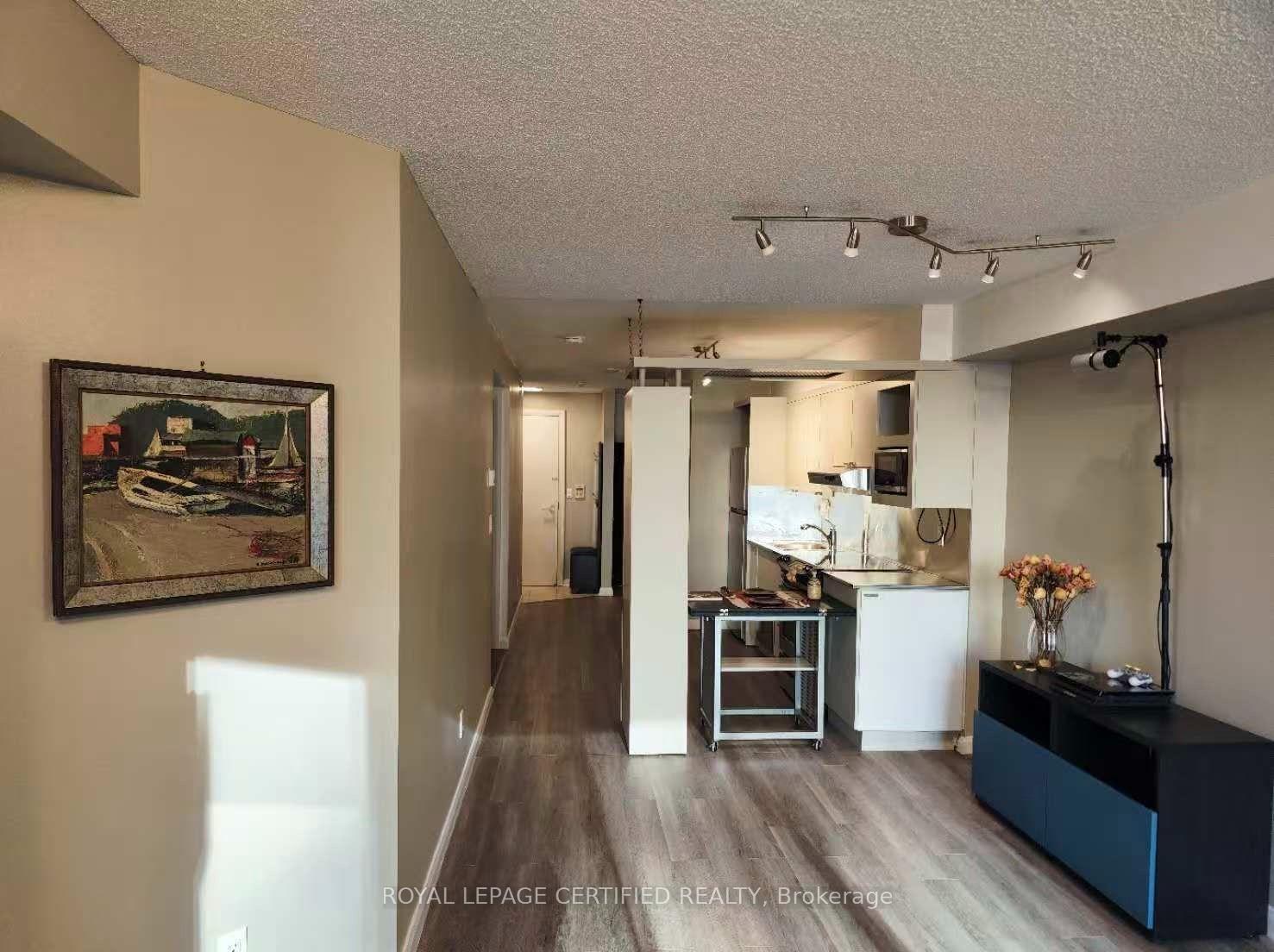 Photo 6 of Unit 552, 111 Elizabeth Street, Toronto, Bay Street Corridor — HOMEH