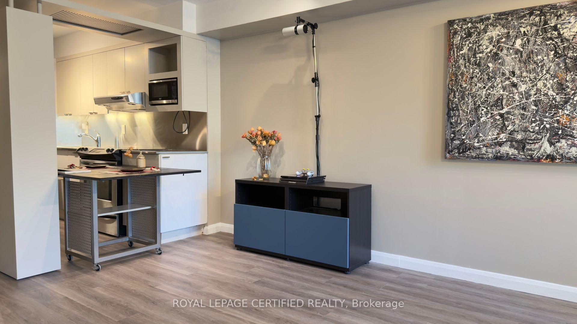 Photo 9 of Unit 552, 111 Elizabeth Street, Toronto, Bay Street Corridor — HOMEH