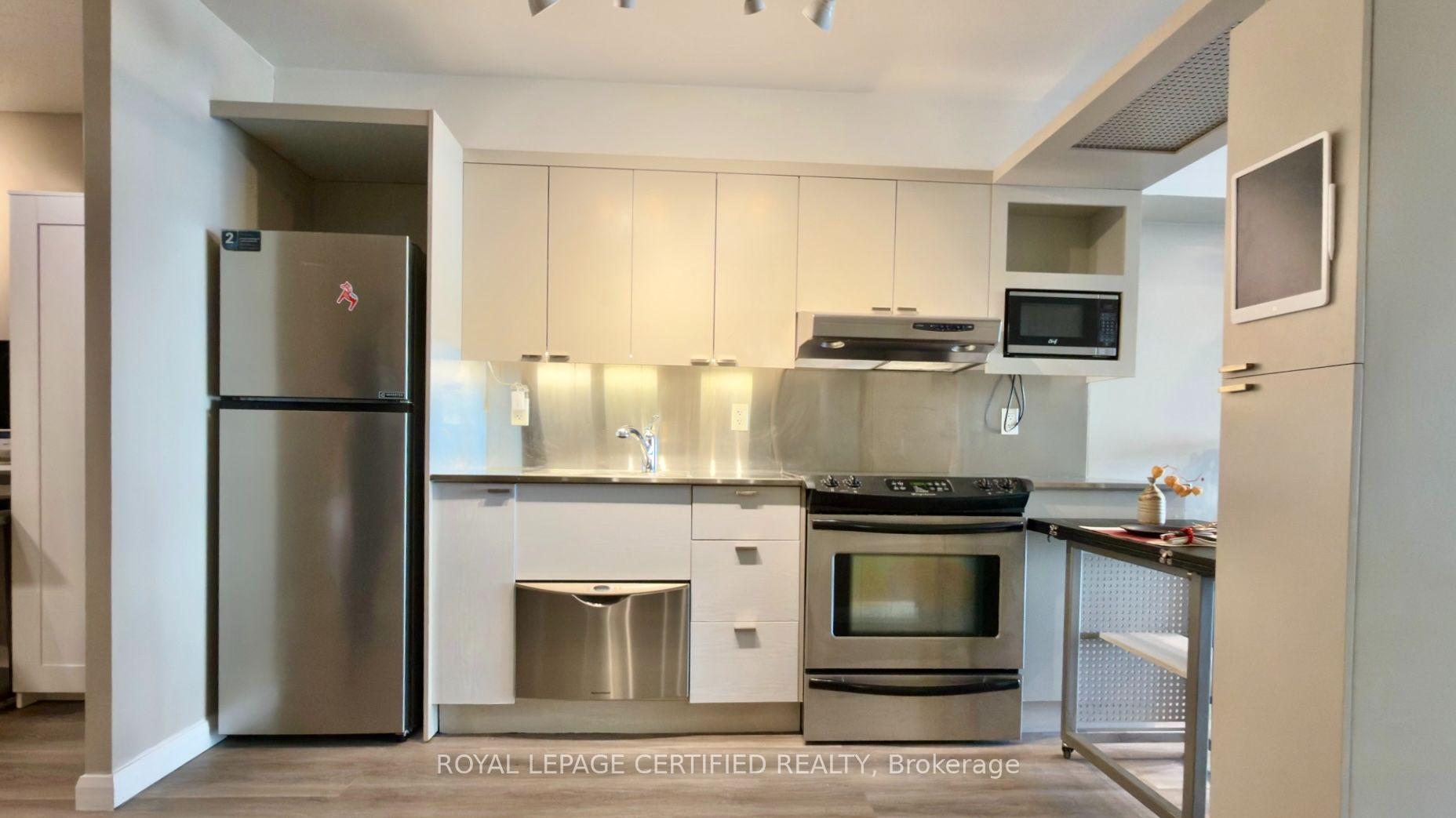 Photo 10 of Unit 552, 111 Elizabeth Street, Toronto, Bay Street Corridor — HOMEH