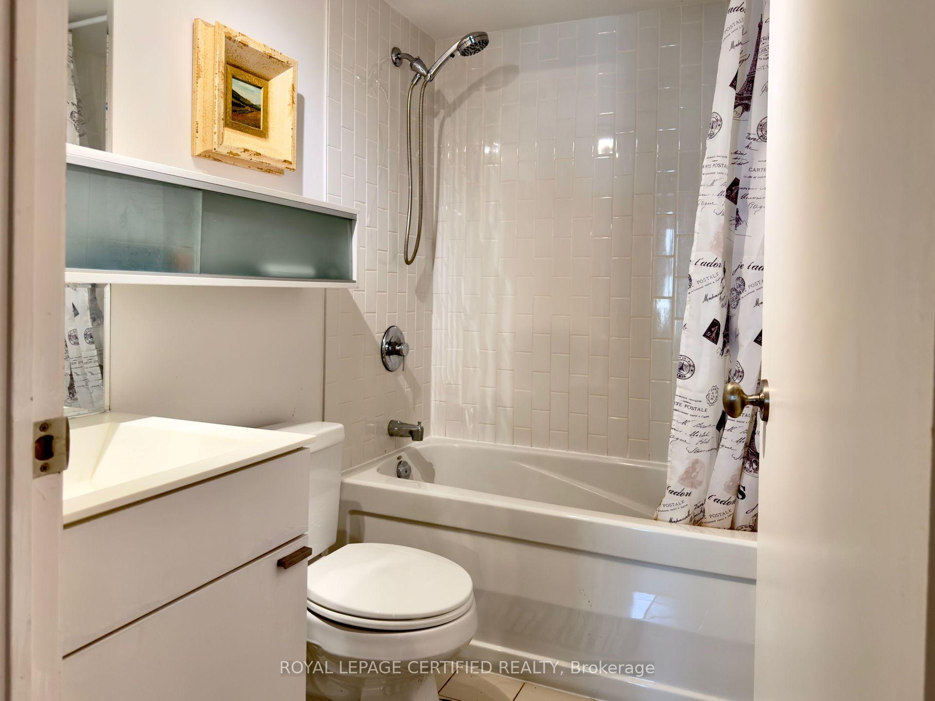 Photo 13 of Unit 552, 111 Elizabeth Street, Toronto, Bay Street Corridor — HOMEH