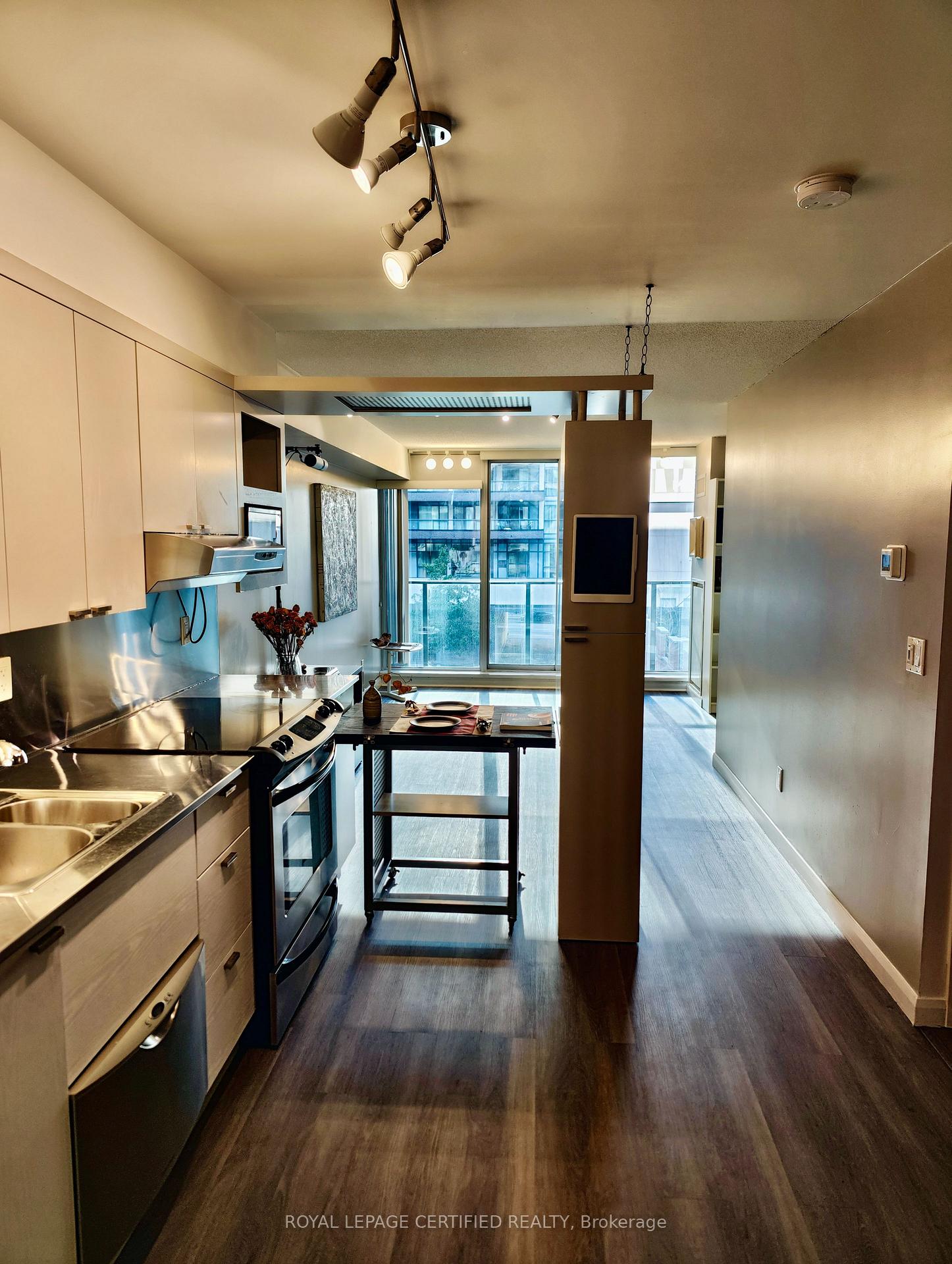 Photo 14 of Unit 552, 111 Elizabeth Street, Toronto, Bay Street Corridor — HOMEH