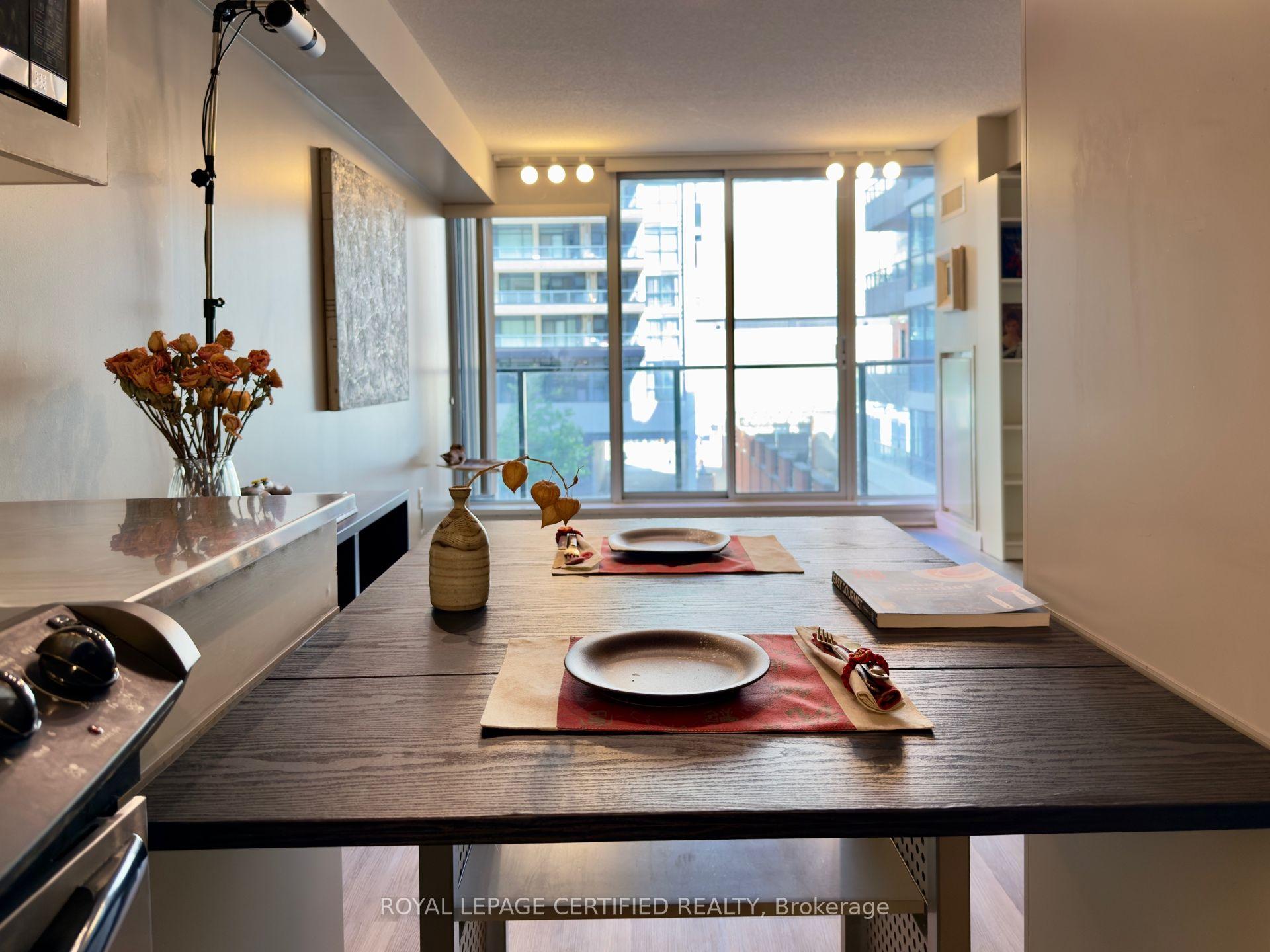 Photo 15 of Unit 552, 111 Elizabeth Street, Toronto, Bay Street Corridor — HOMEH