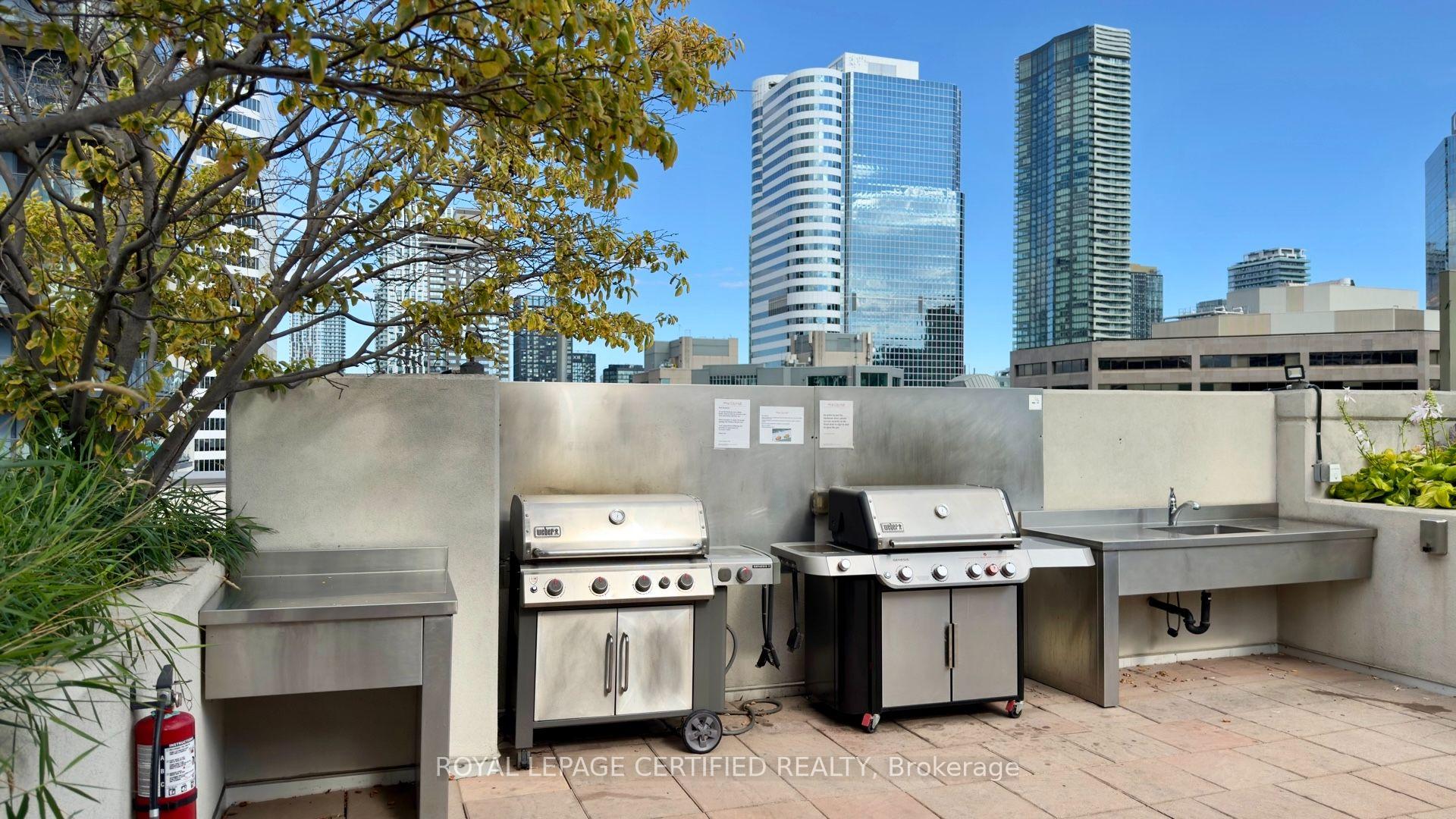Photo 21 of Unit 552, 111 Elizabeth Street, Toronto, Bay Street Corridor — HOMEH