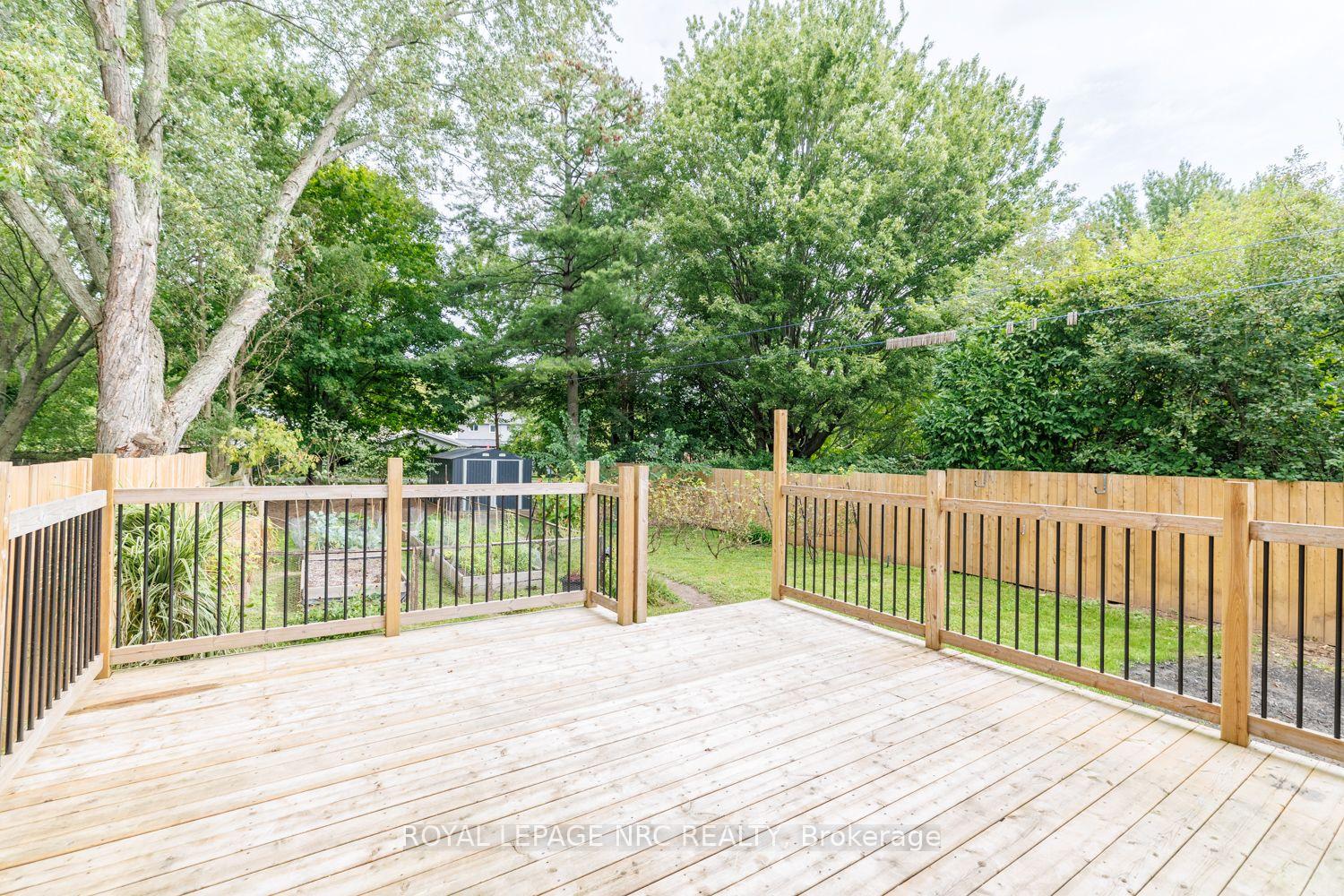 Photo 5 of 46 Graystone Crescent, Welland, N. Welland — HOMEH