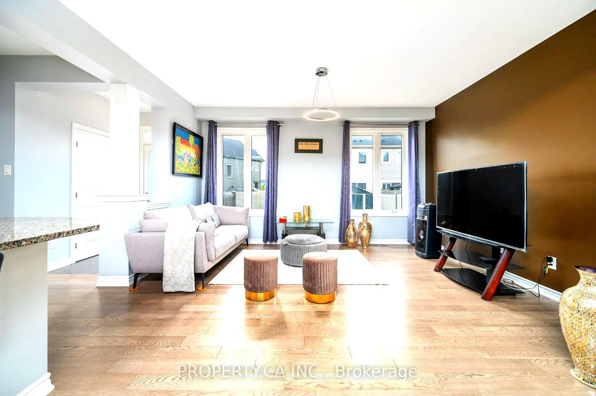 Photo 15 of 125 Sweetvalley Drive, Ottawa, Avalon West — HOMEH
