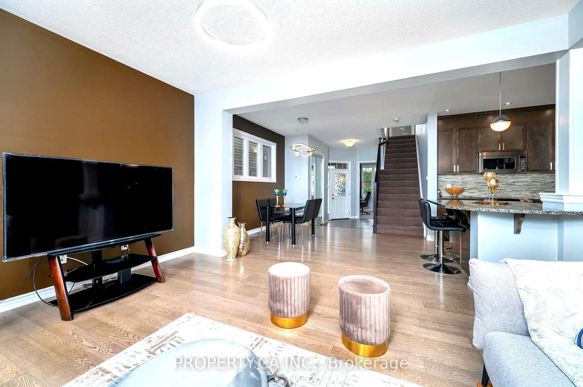 Photo 17 of 125 Sweetvalley Drive, Ottawa, Avalon West — HOMEH