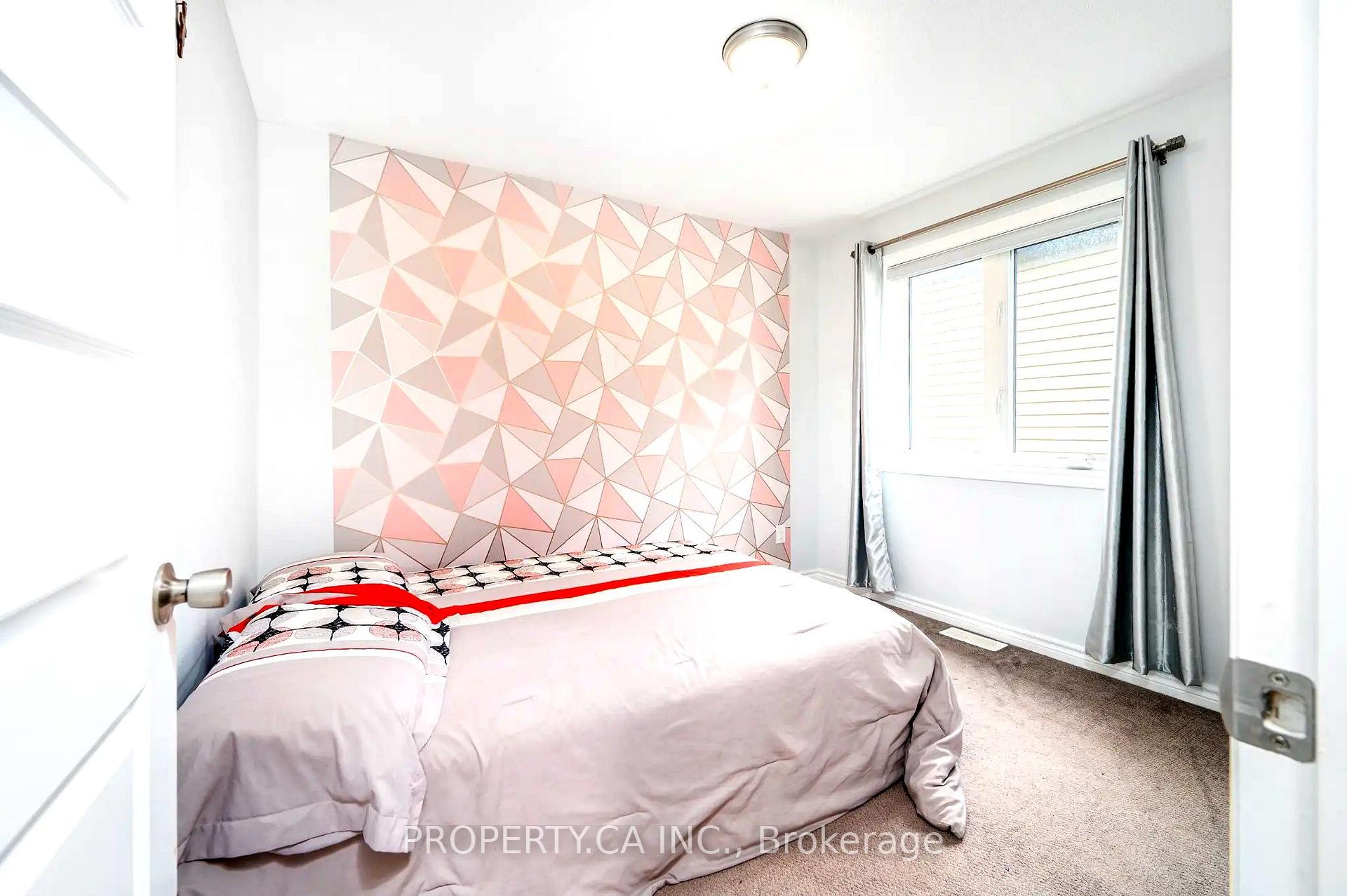 Photo 37 of 125 Sweetvalley Drive, Ottawa, Avalon West — HOMEH