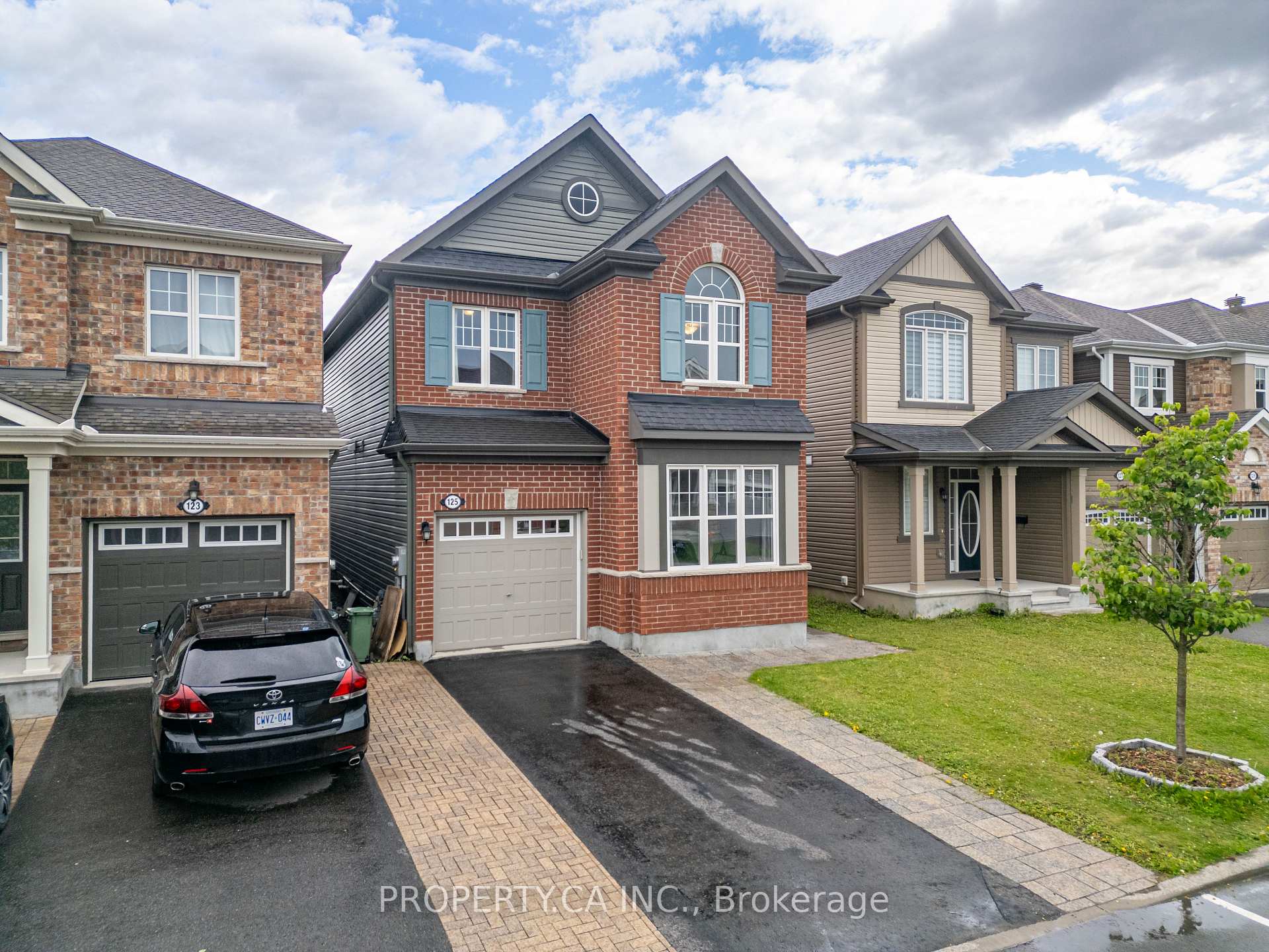 Photo 4 of 125 Sweetvalley Drive, Ottawa, Avalon West — HOMEH