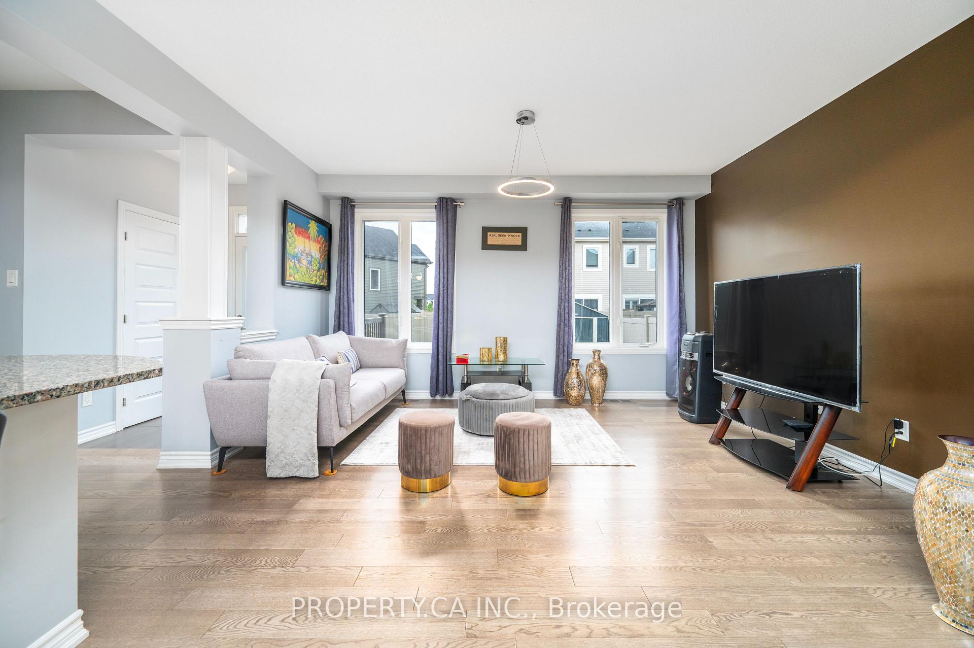 Photo 18 of 125 Sweetvalley Drive, Ottawa, Avalon West — HOMEH