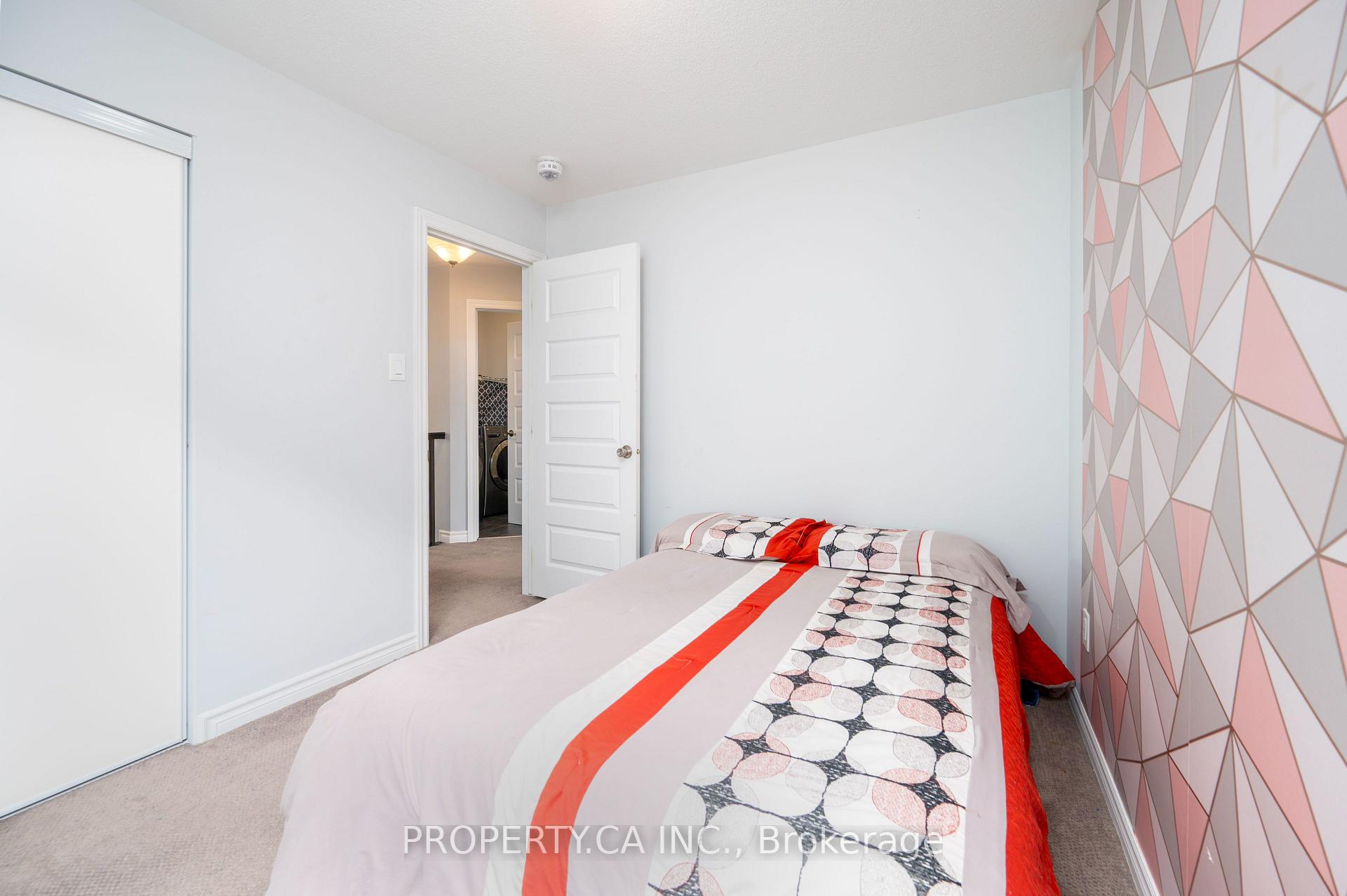Photo 48 of 125 Sweetvalley Drive, Ottawa, Avalon West — HOMEH