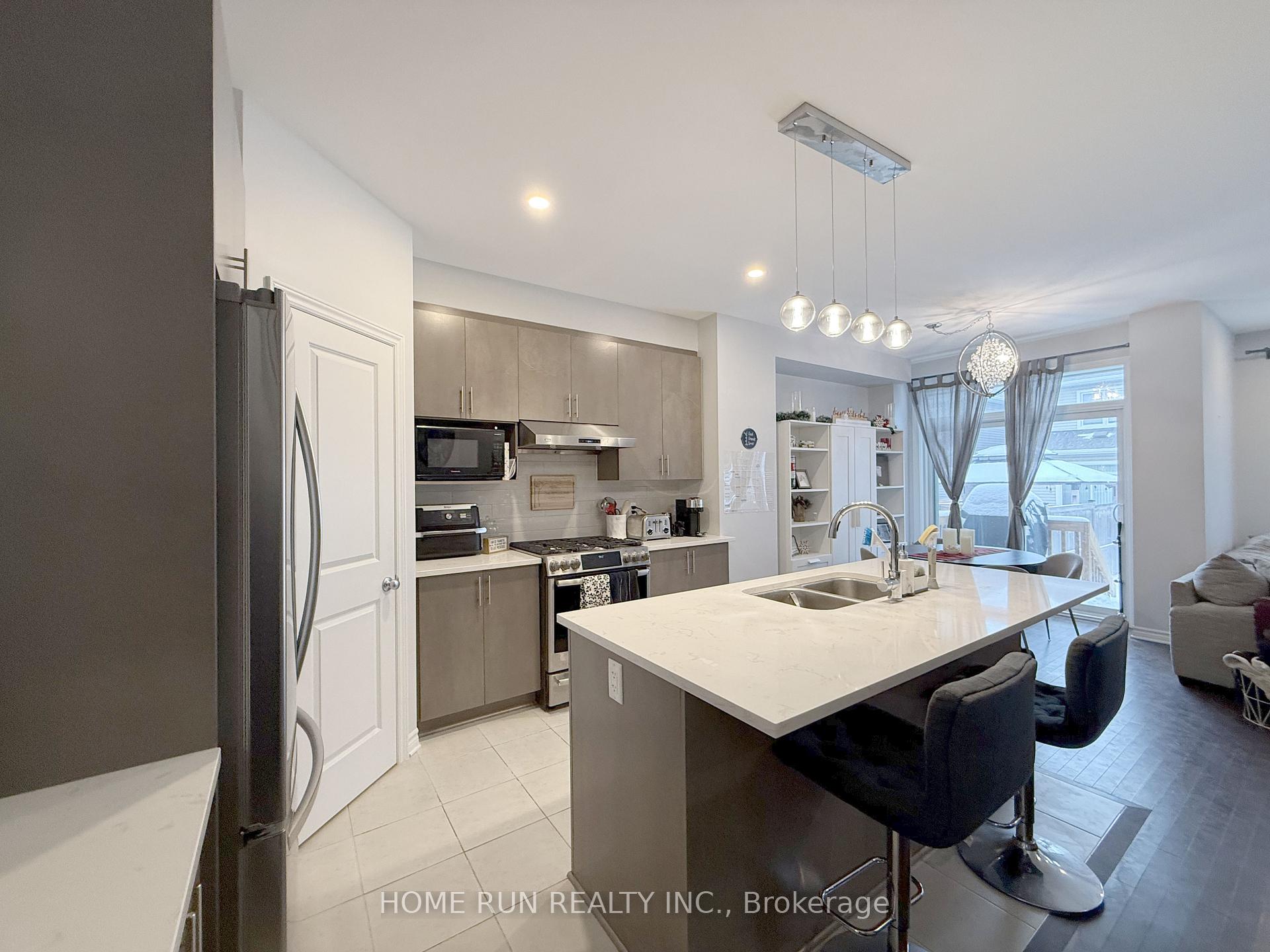 Photo 3 of 555 Jackdaw Avenue, Ottawa, Barrhaven - Half Moon Bay — HOMEH