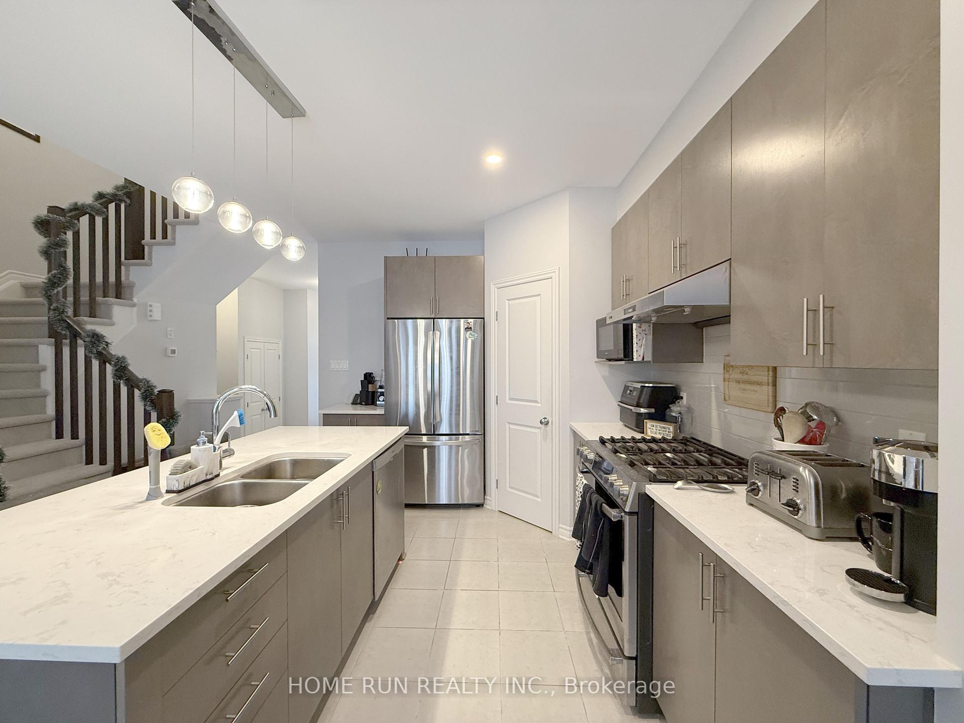 Photo 5 of 555 Jackdaw Avenue, Ottawa, Barrhaven - Half Moon Bay — HOMEH