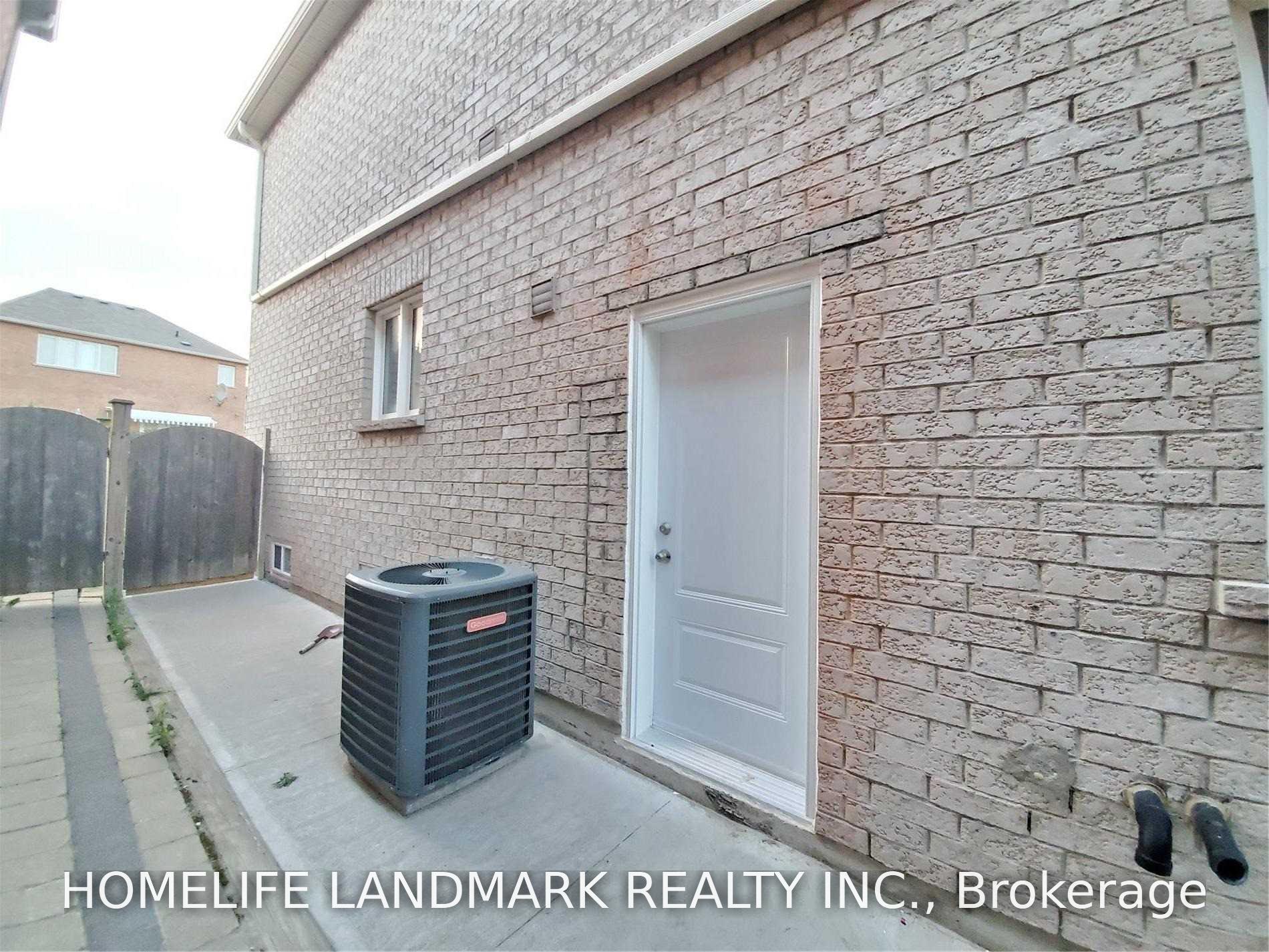 Photo 3 of Unit Bsmt, 61 Albert Roffey Crescent, Markham, Box Grove — HOMEH