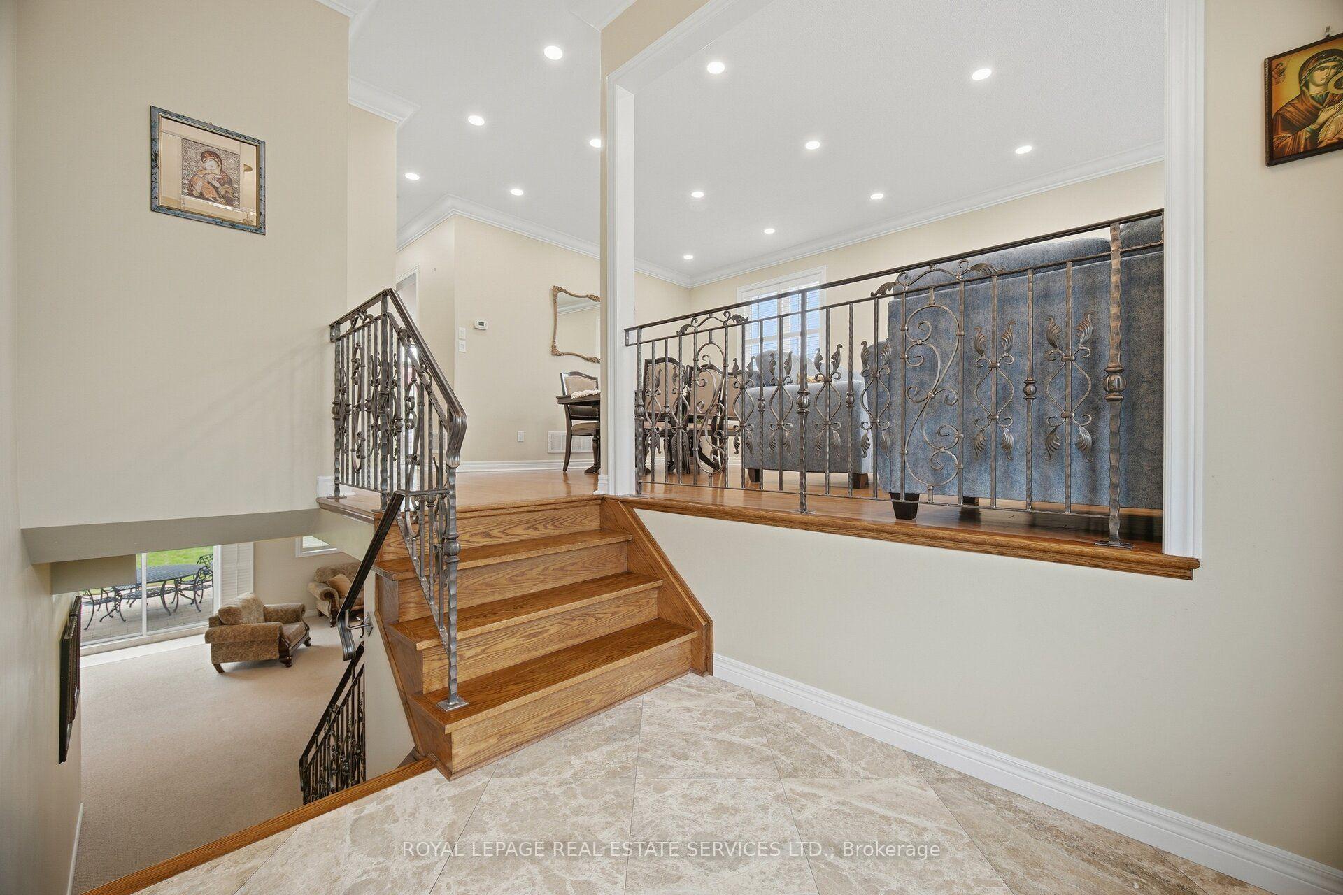 Photo 11 of 3057 Portree Crescent, Oakville, Bronte Creek — HOMEH