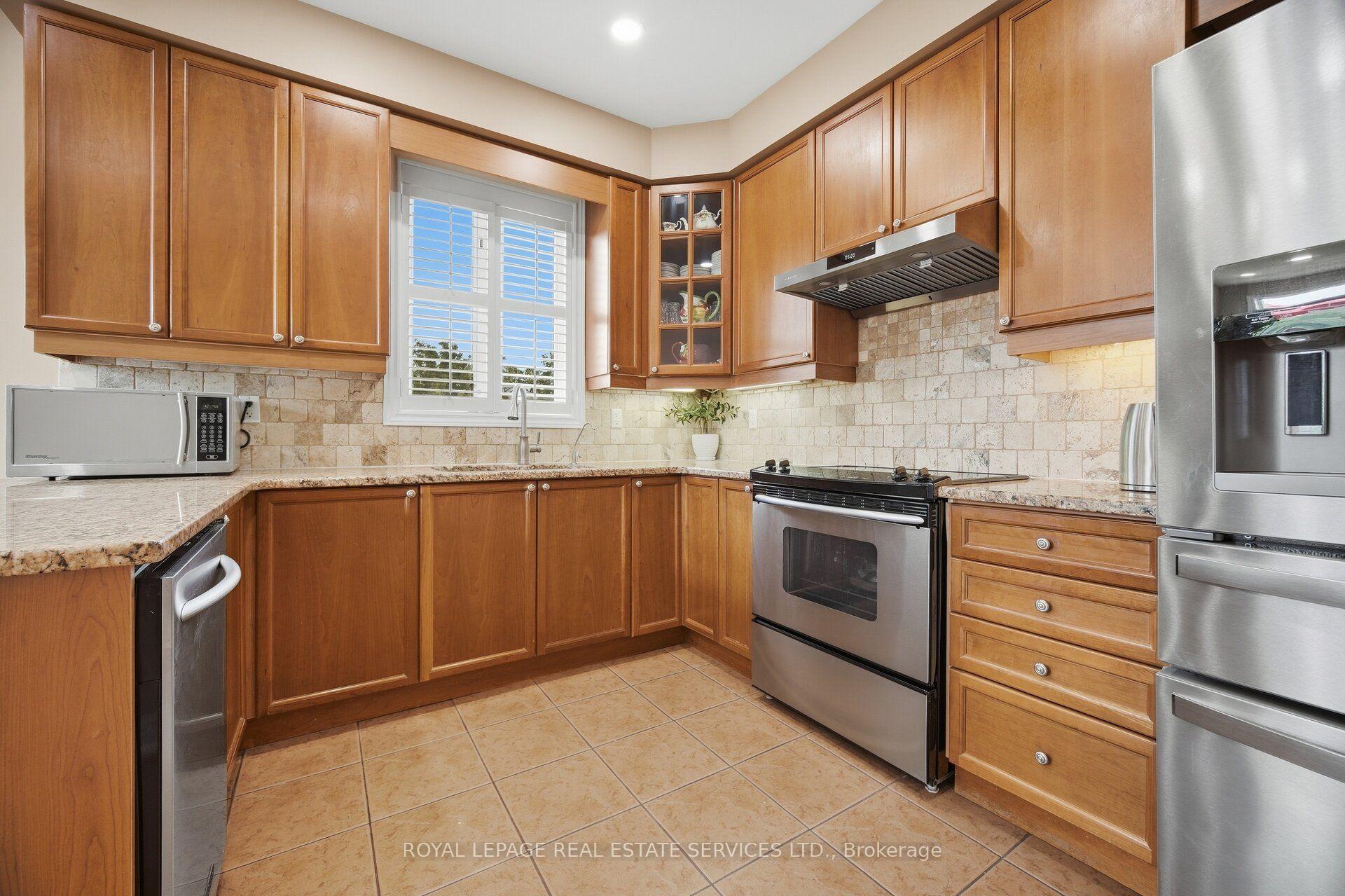 Photo 25 of 3057 Portree Crescent, Oakville, Bronte Creek — HOMEH