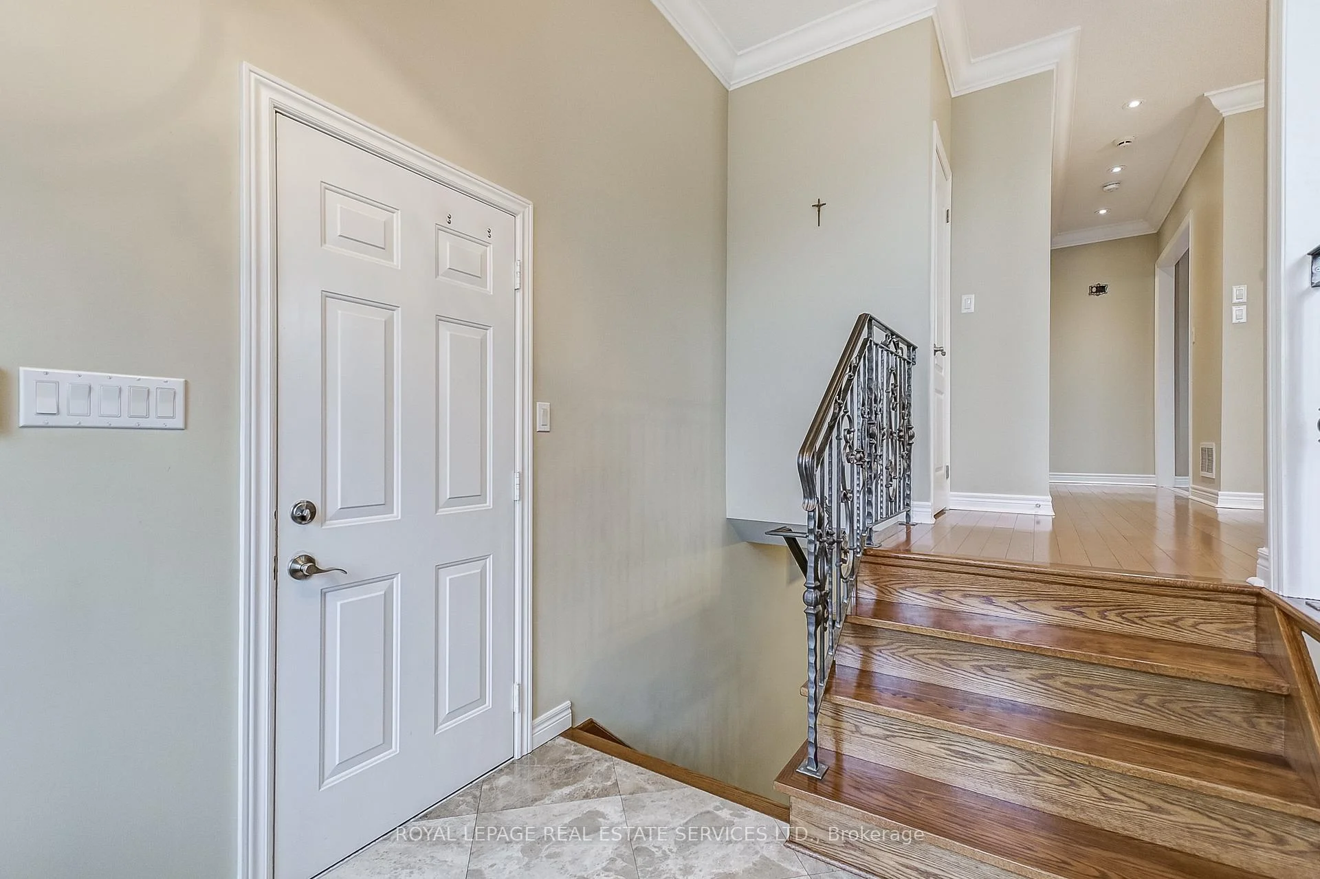 Photo 6 of 3057 Portree Crescent, Oakville, Bronte Creek — HOMEH