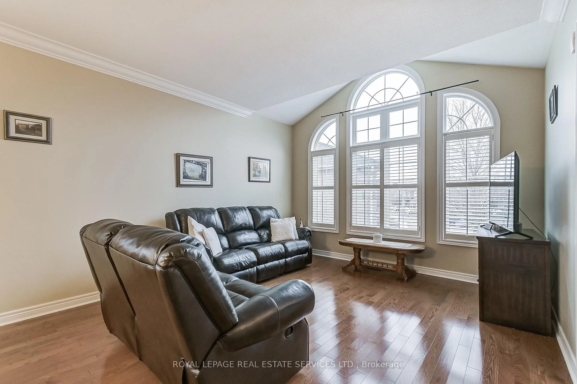 Photo 8 of 3057 Portree Crescent, Oakville, Bronte Creek — HOMEH