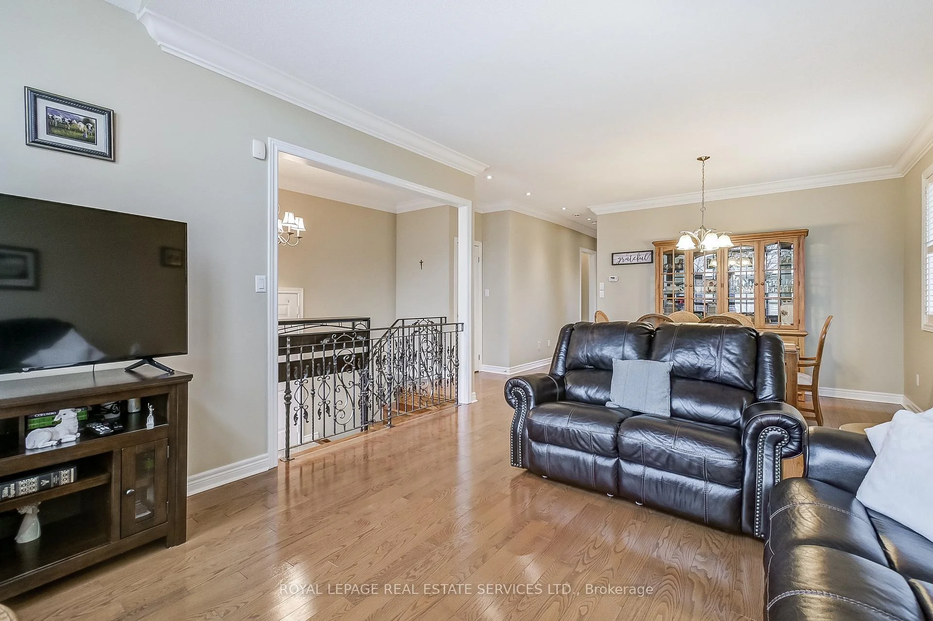 Photo 10 of 3057 Portree Crescent, Oakville, Bronte Creek — HOMEH