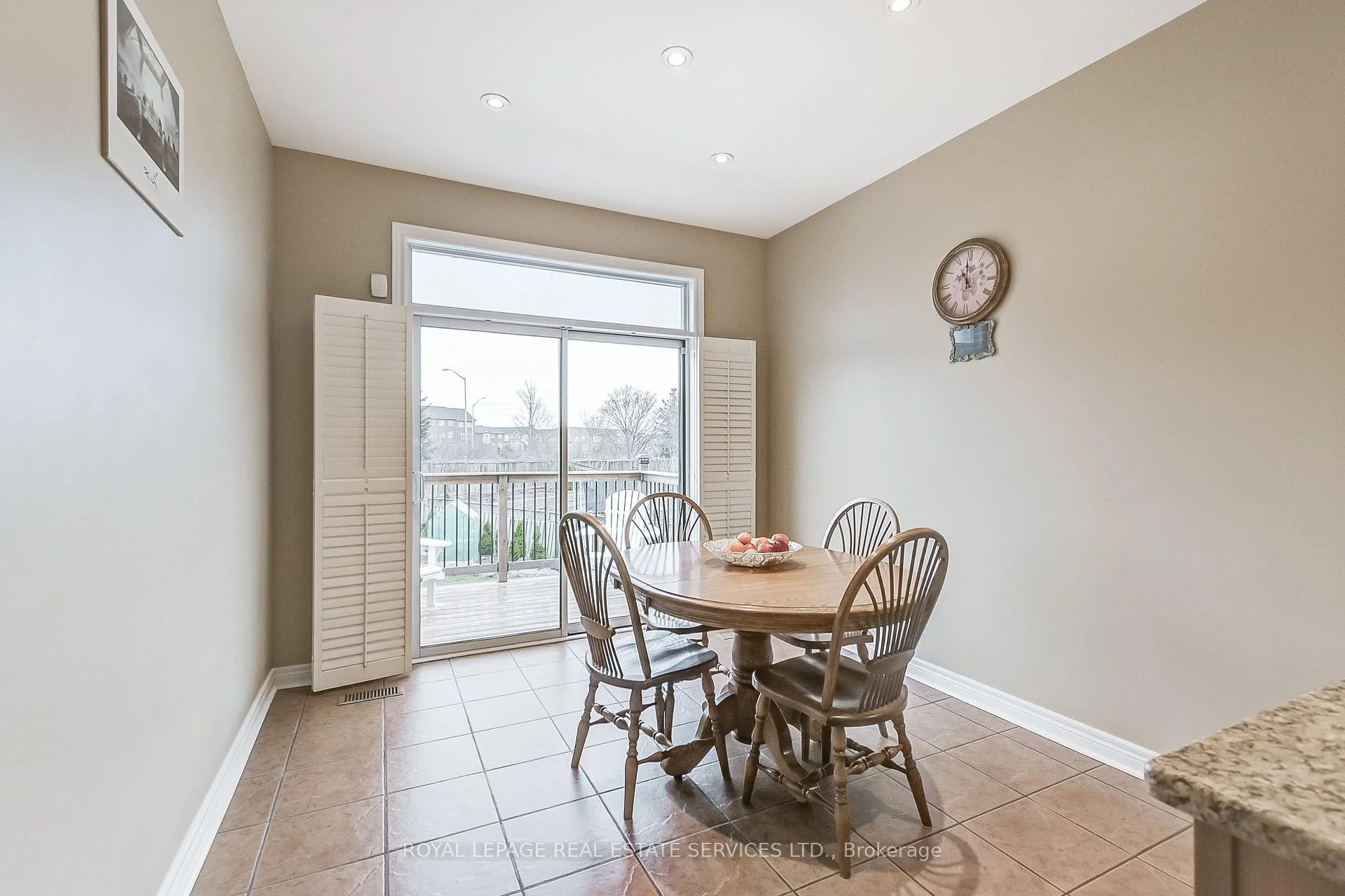 Photo 20 of 3057 Portree Crescent, Oakville, Bronte Creek — HOMEH