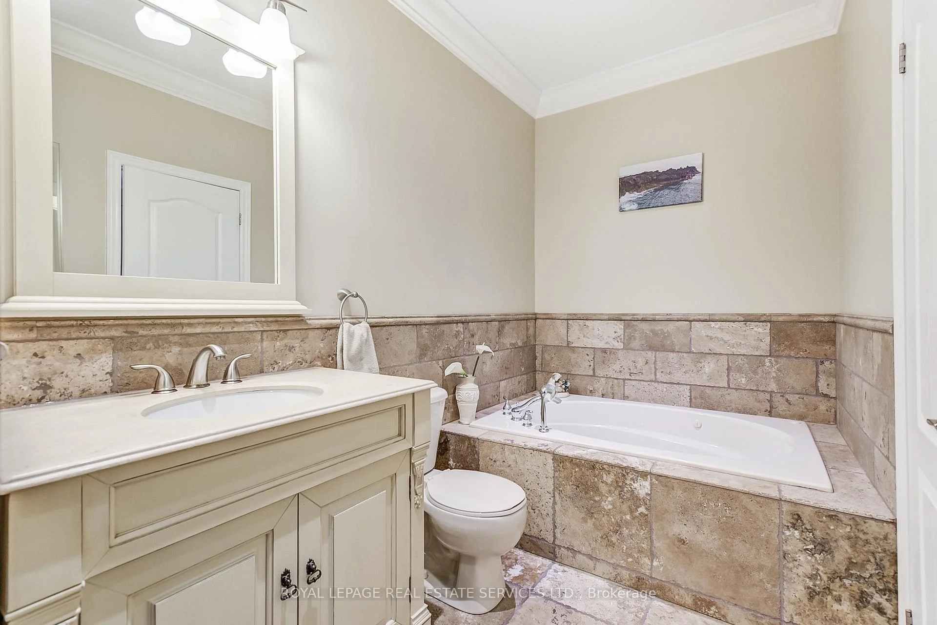 Photo 30 of 3057 Portree Crescent, Oakville, Bronte Creek — HOMEH