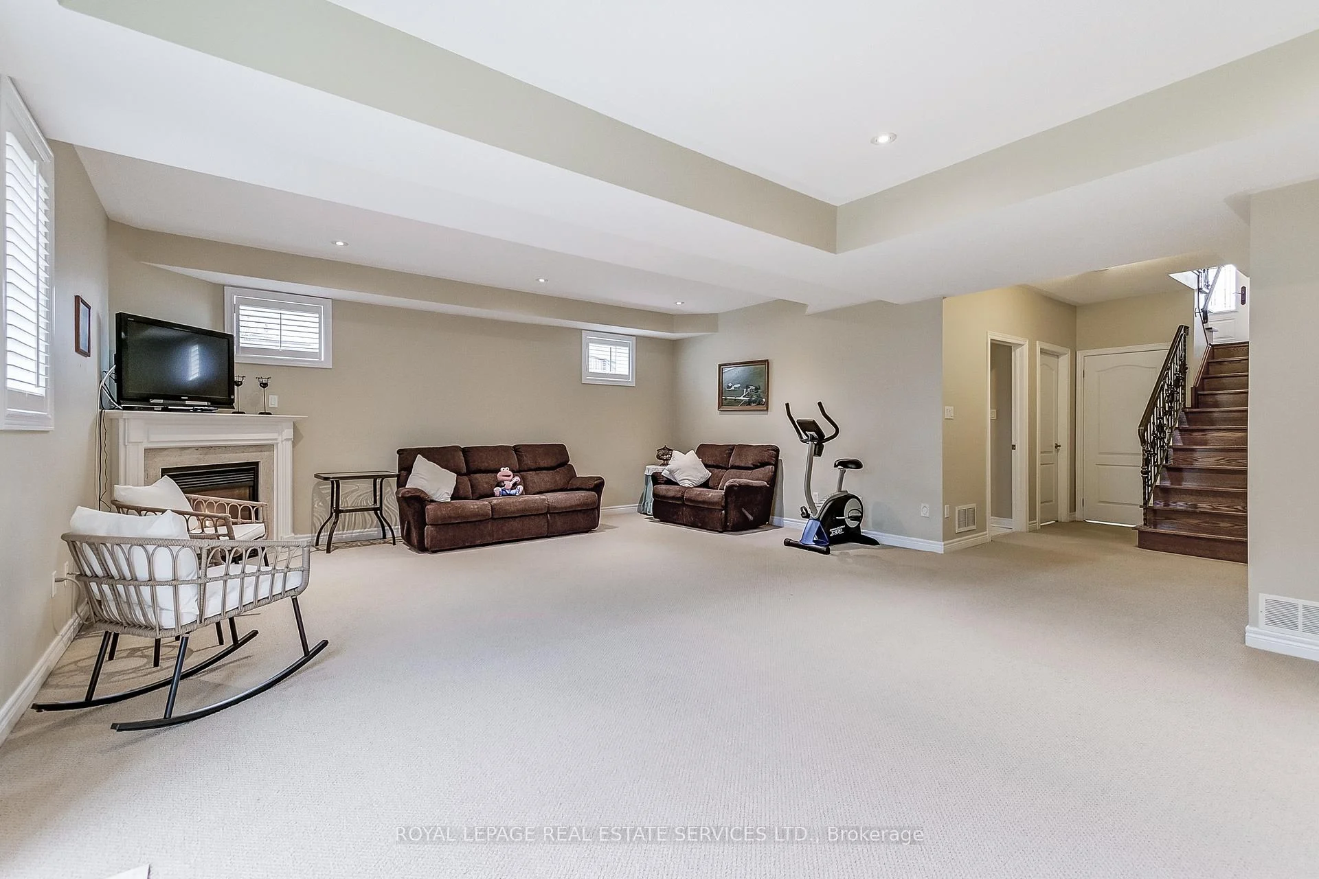 Photo 38 of 3057 Portree Crescent, Oakville, Bronte Creek — HOMEH