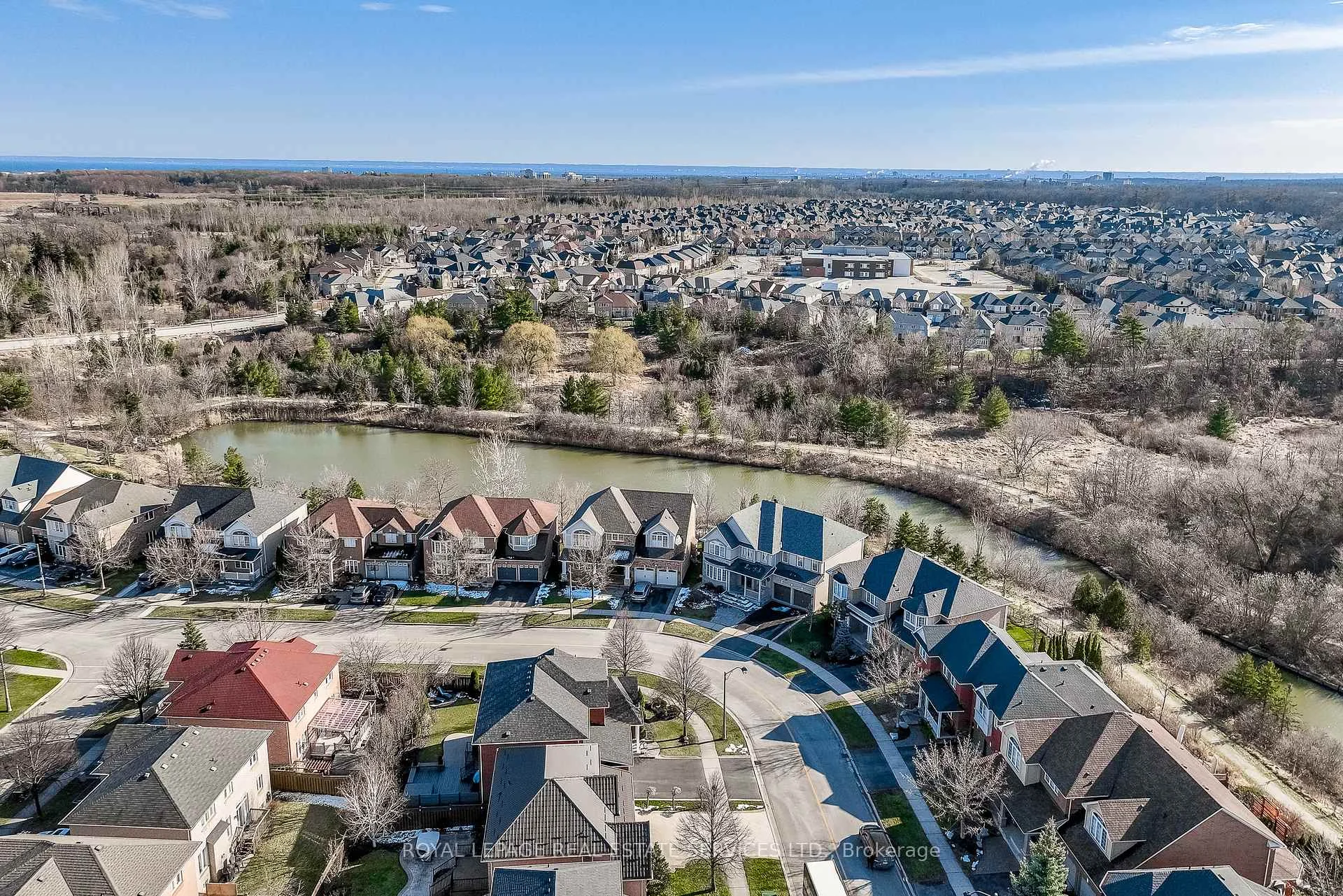 Photo 68 of 3057 Portree Crescent, Oakville, Bronte Creek — HOMEH