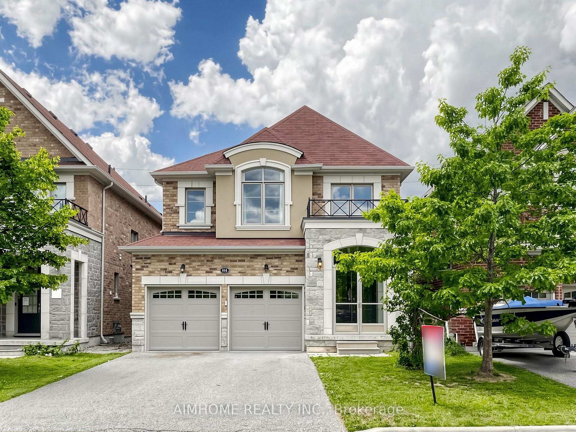 Photo 2 of 664 Mcgregor Farm Trail, Newmarket, Glenway Estates — HOMEH