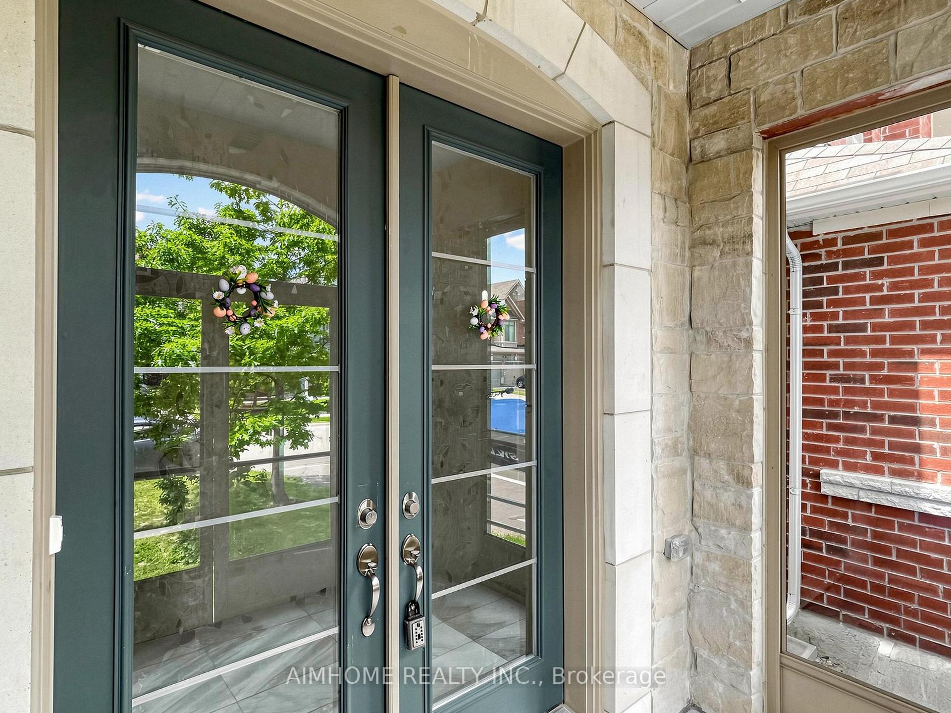 Photo 4 of 664 Mcgregor Farm Trail, Newmarket, Glenway Estates — HOMEH