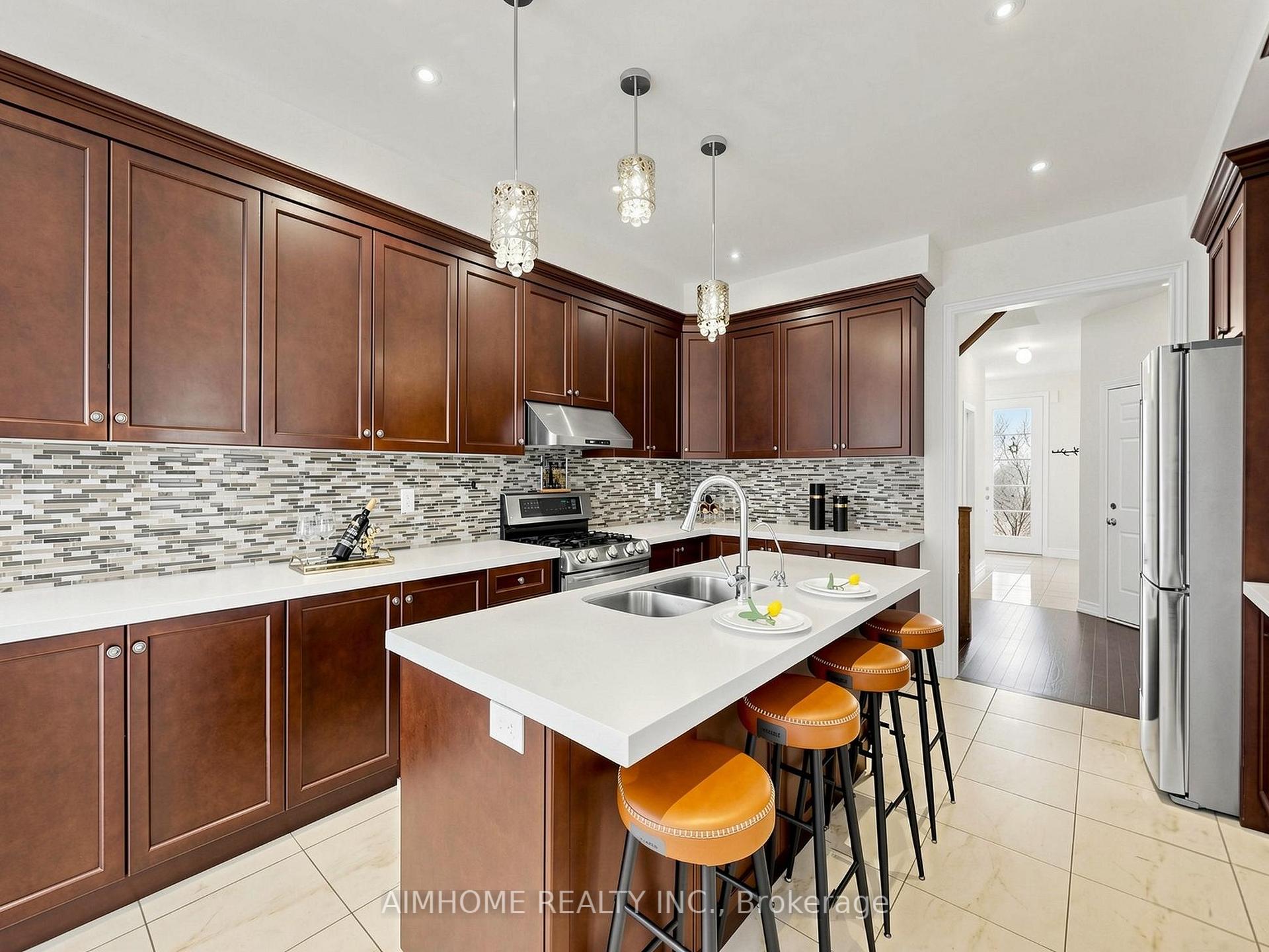 Photo 8 of 664 Mcgregor Farm Trail, Newmarket, Glenway Estates — HOMEH