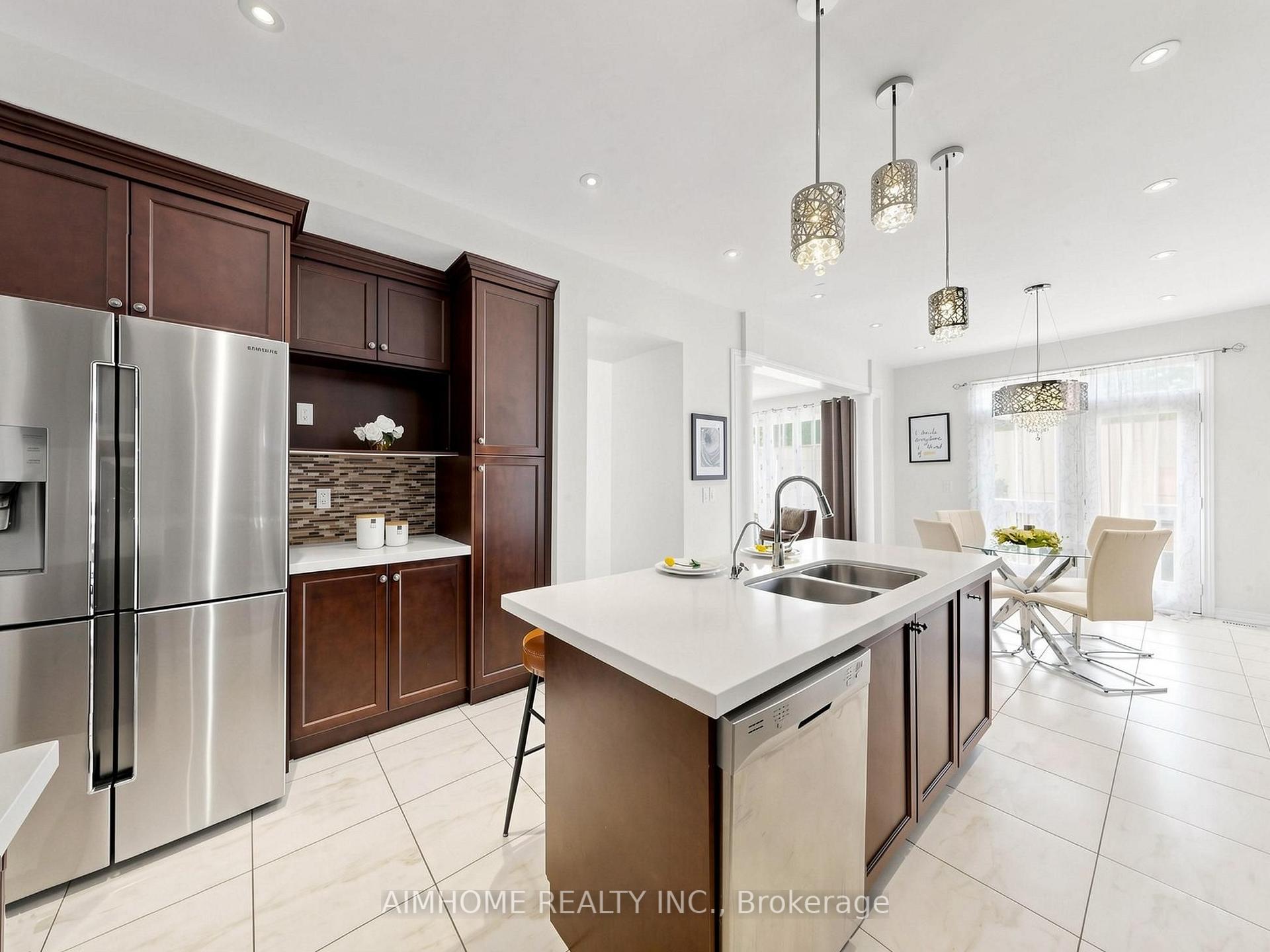 Photo 11 of 664 Mcgregor Farm Trail, Newmarket, Glenway Estates — HOMEH