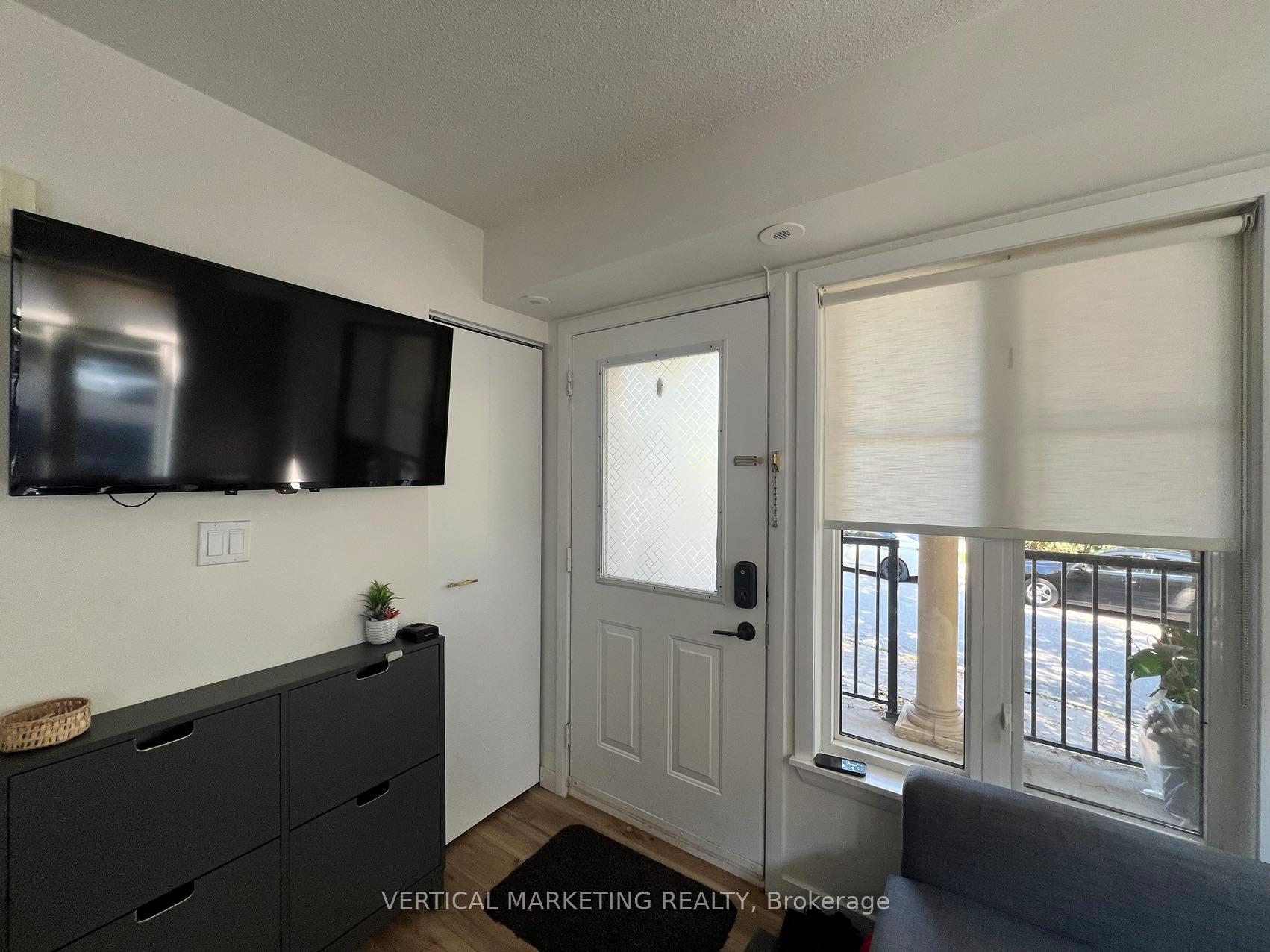 Photo 4 of Unit 801, 46 Western Battery Road, Toronto, Niagara — HOMEH