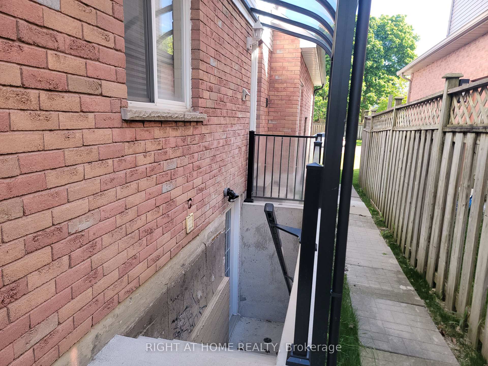 Photo 3 of Unit Basement, 70 Lipton Crescent, Whitby, Pringle Creek — HOMEH