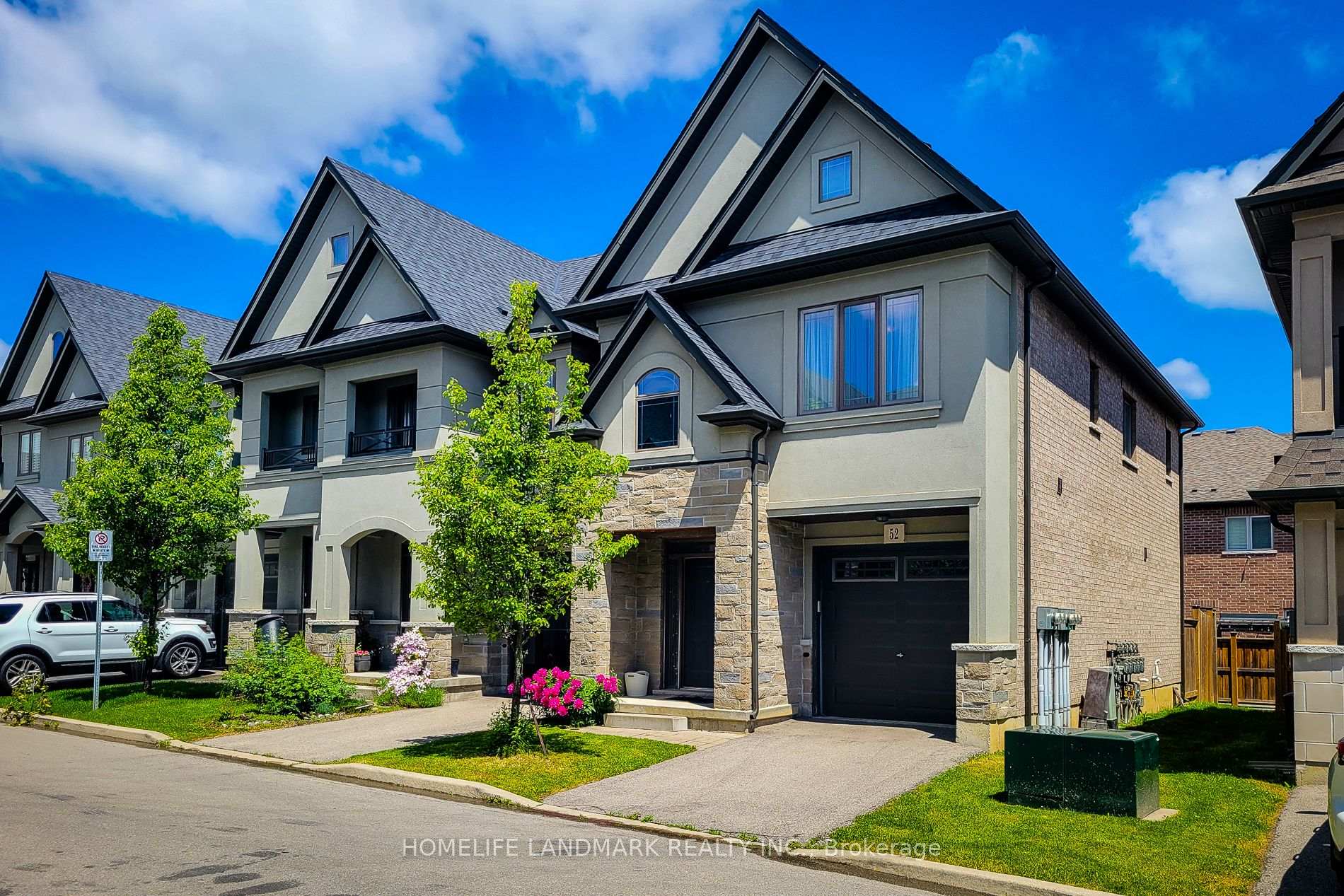 Photo 2 of 52 Sonoma Valley Crescent, Hamilton, Mewburn — HOMEH