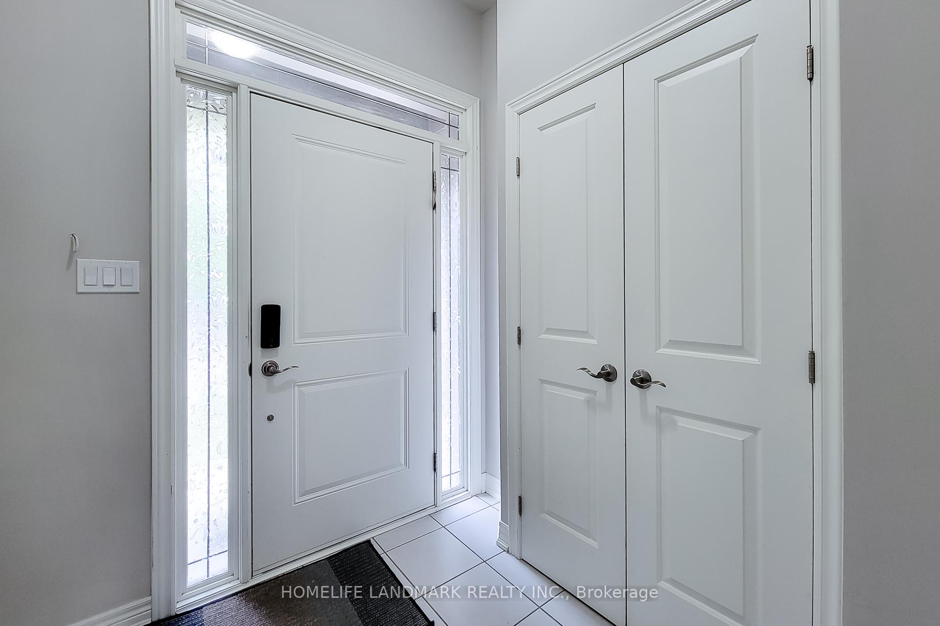 Photo 4 of 52 Sonoma Valley Crescent, Hamilton, Mewburn — HOMEH