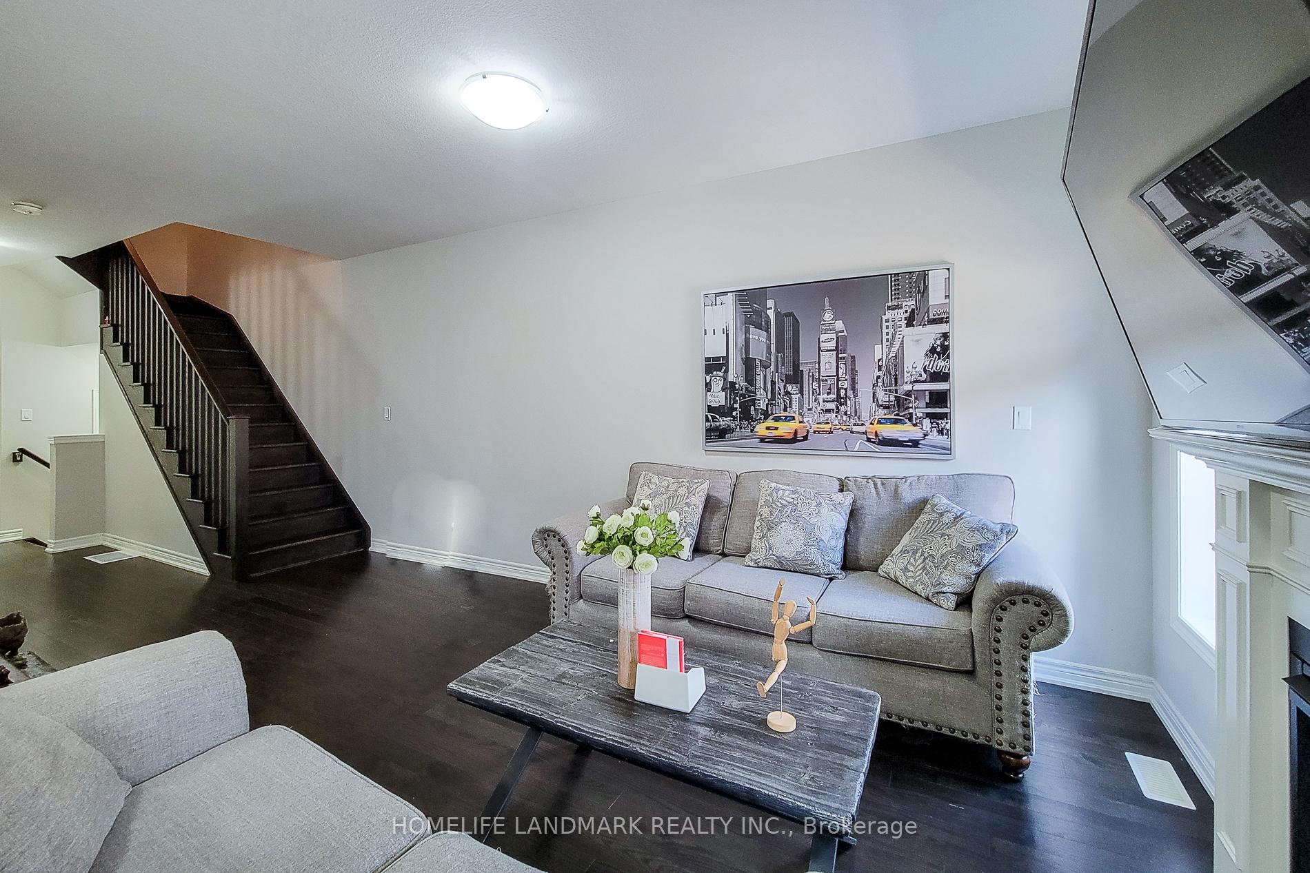 Photo 7 of 52 Sonoma Valley Crescent, Hamilton, Mewburn — HOMEH