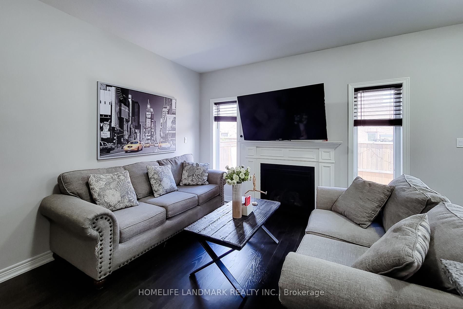Photo 8 of 52 Sonoma Valley Crescent, Hamilton, Mewburn — HOMEH