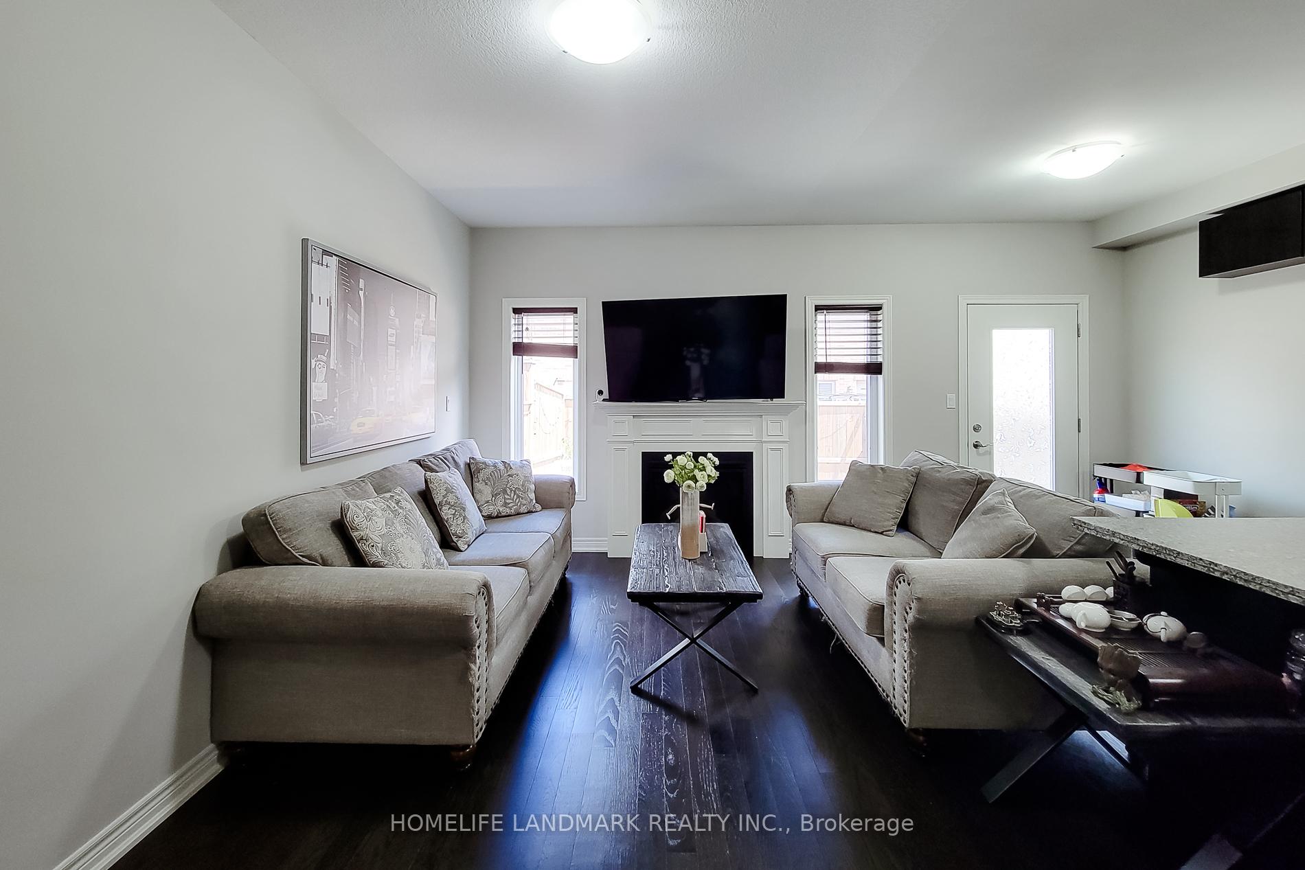 Photo 10 of 52 Sonoma Valley Crescent, Hamilton, Mewburn — HOMEH