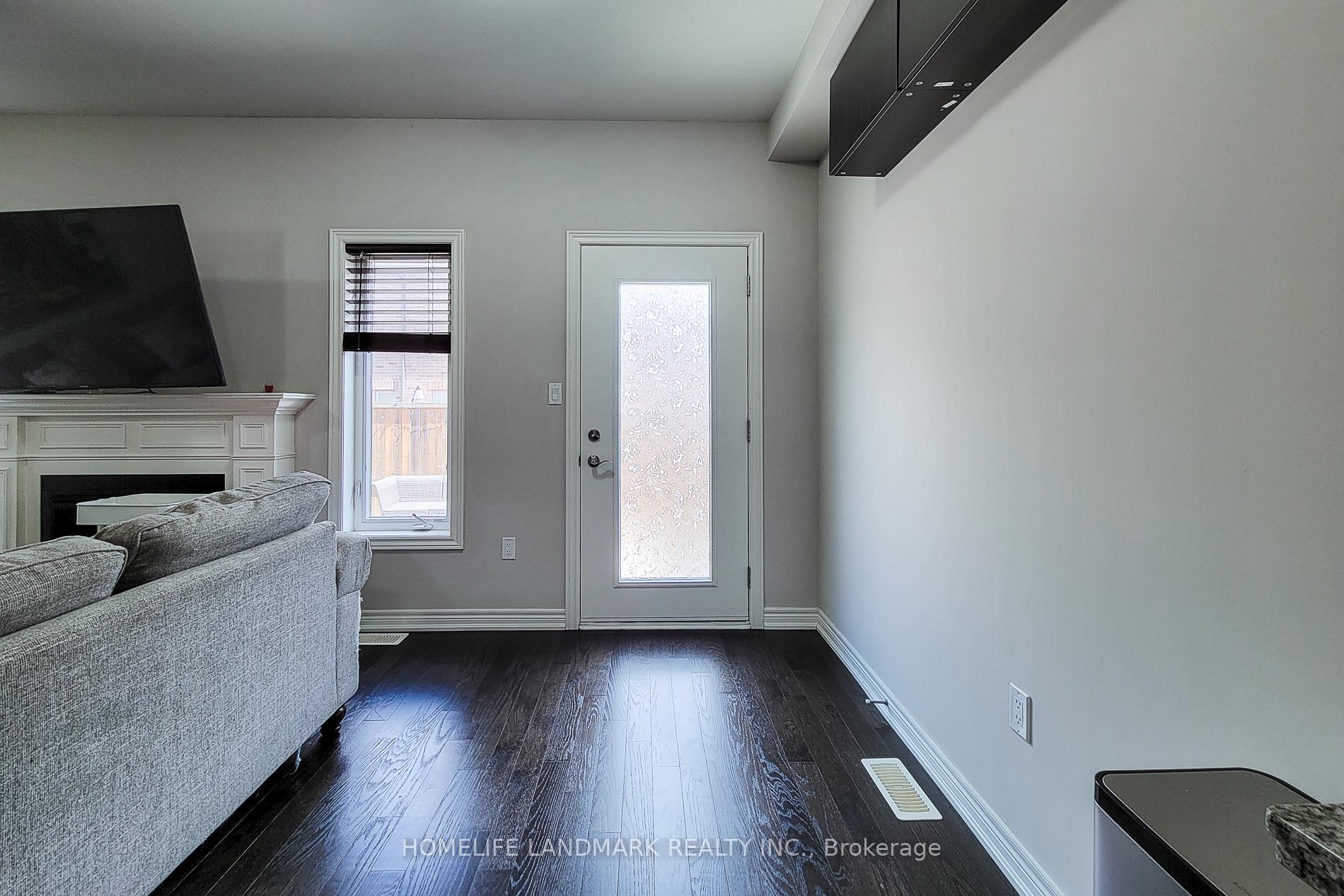 Photo 15 of 52 Sonoma Valley Crescent, Hamilton, Mewburn — HOMEH