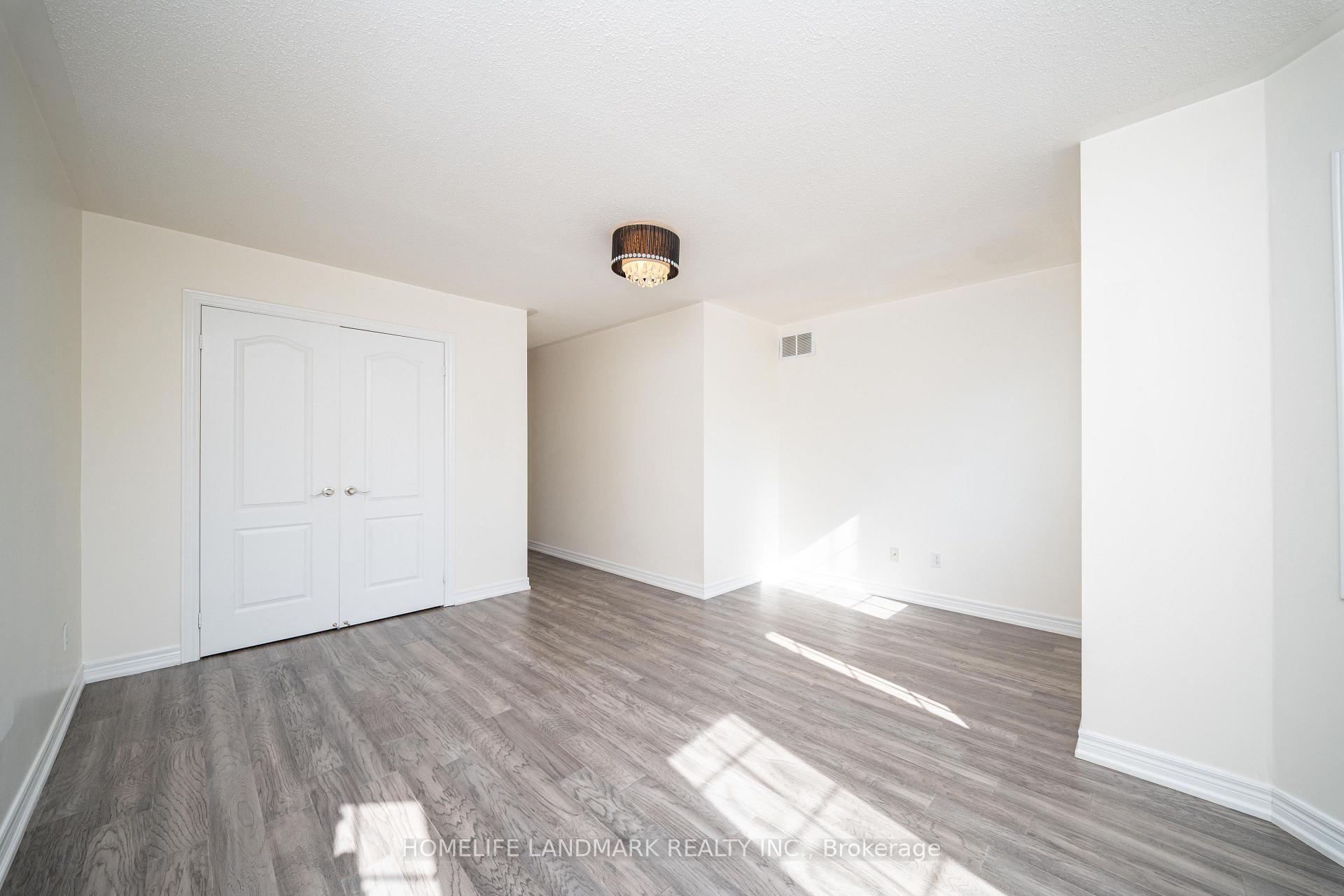 Photo 22 of 33 Titan Drive, Hamilton, Stoney Creek — HOMEH