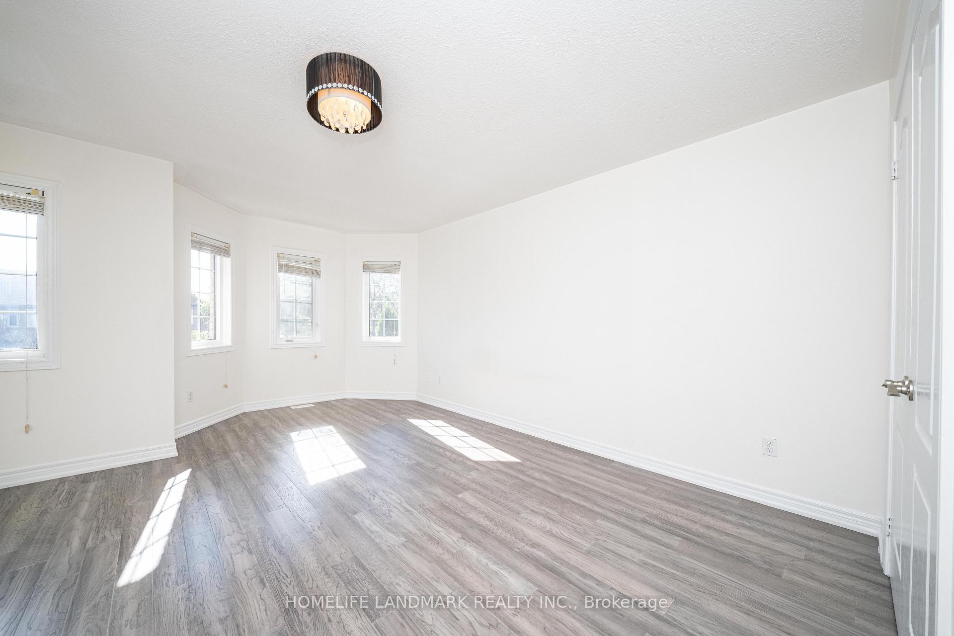 Photo 23 of 33 Titan Drive, Hamilton, Stoney Creek — HOMEH