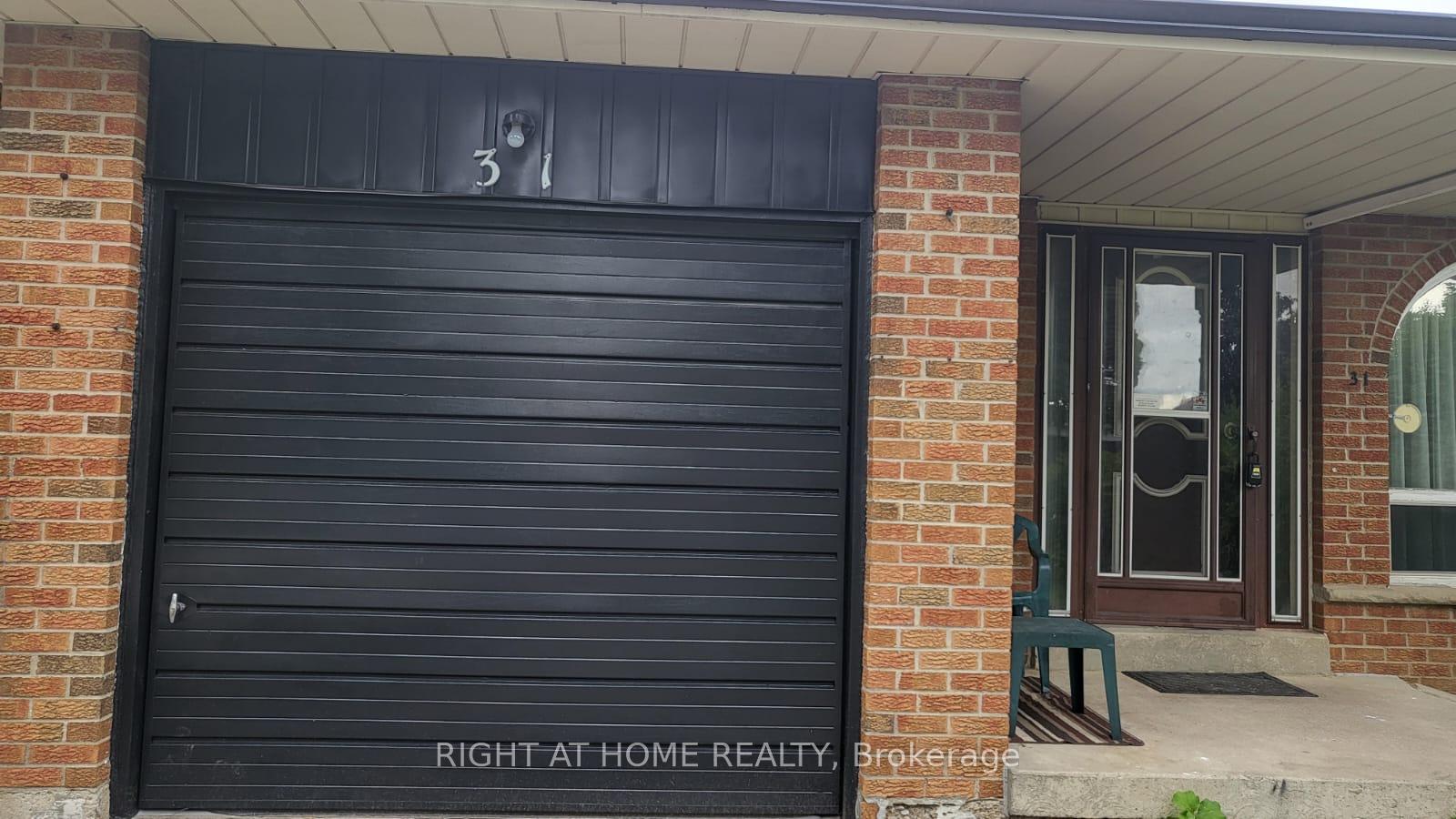 Photo 2 of 31 Manitou Crescent, Brampton, Central Park — HOMEH