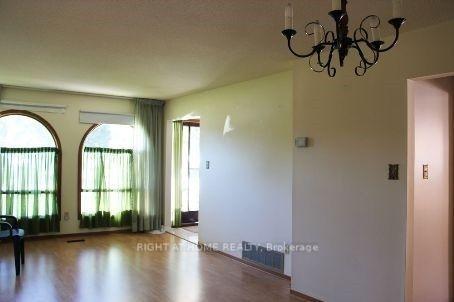 Photo 4 of 31 Manitou Crescent, Brampton, Central Park — HOMEH
