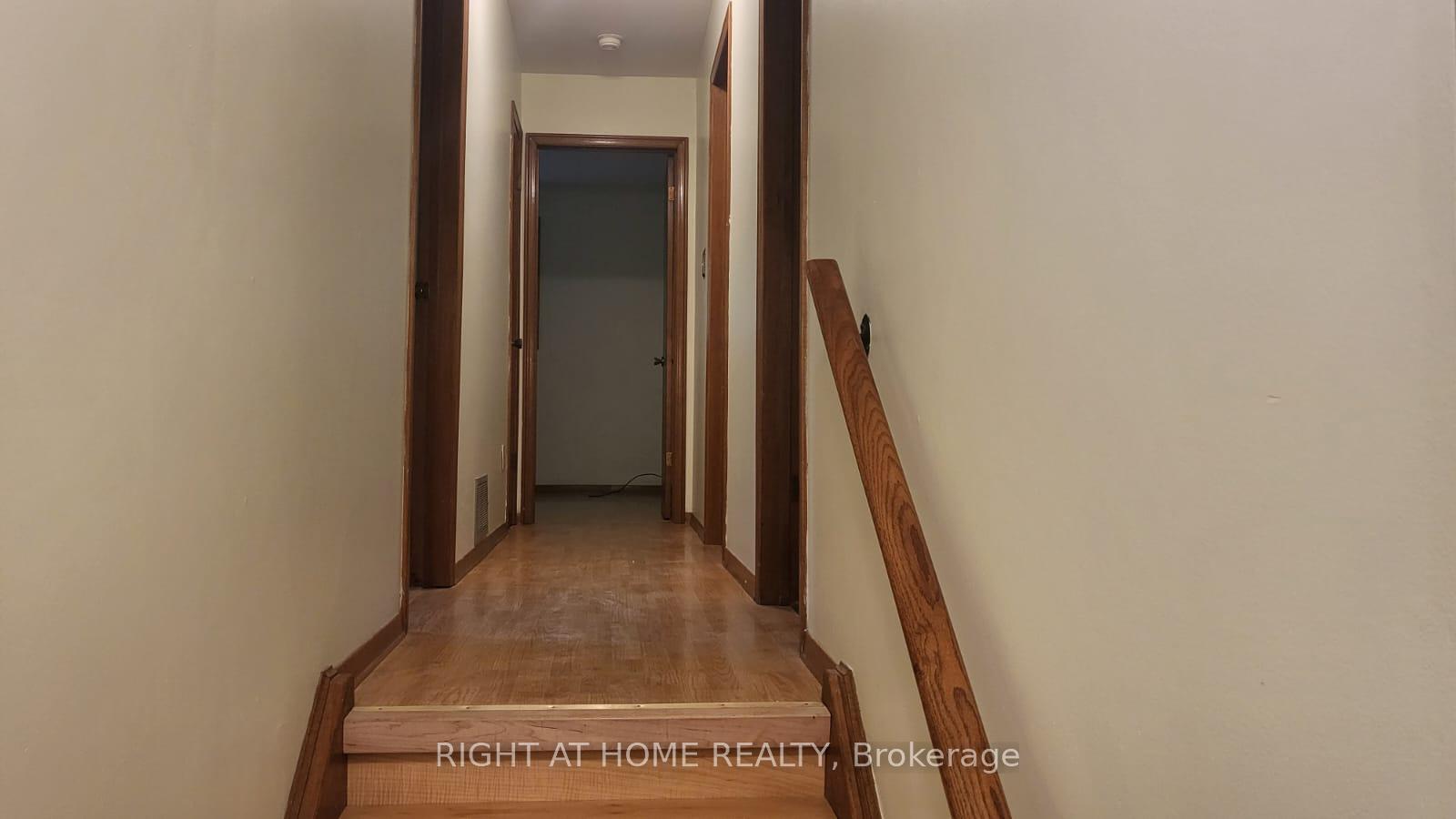 Photo 9 of 31 Manitou Crescent, Brampton, Central Park — HOMEH