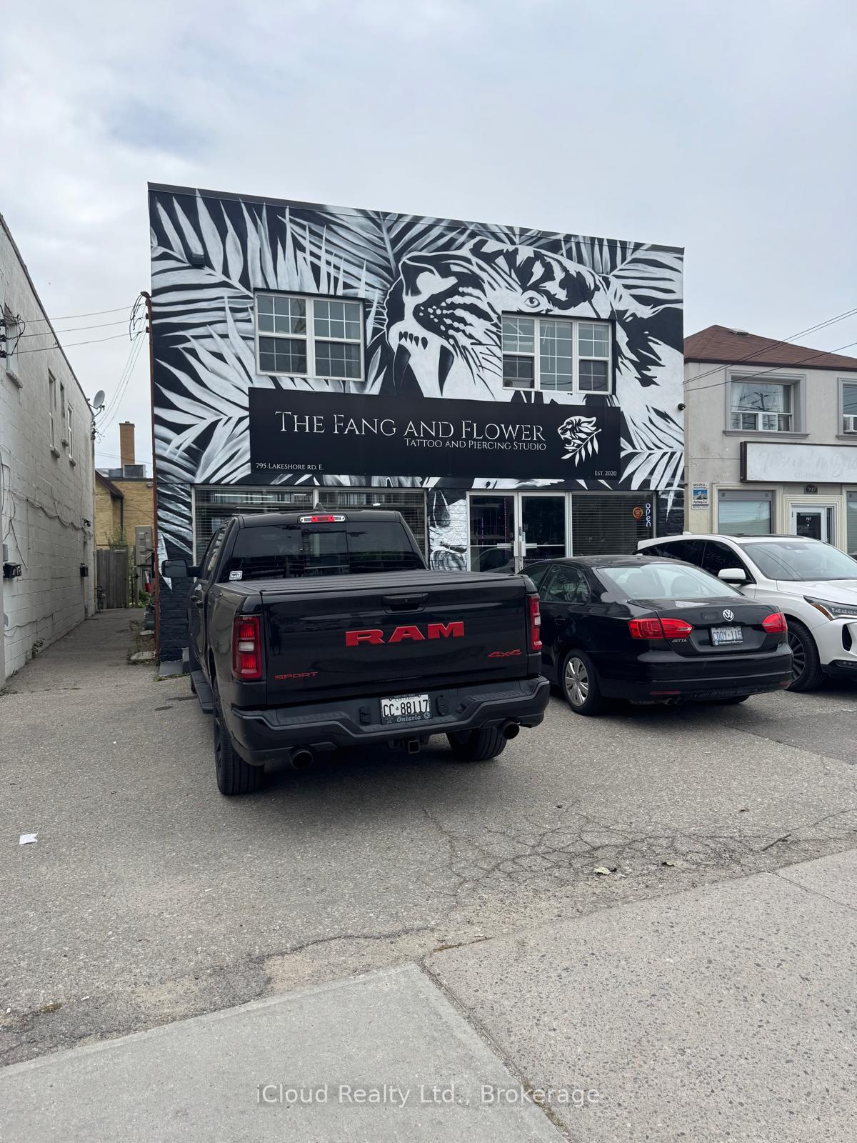 Photo 1 of Unit 2C, 795 Lakeshore Road E, Mississauga, Lakeview — HOMEH